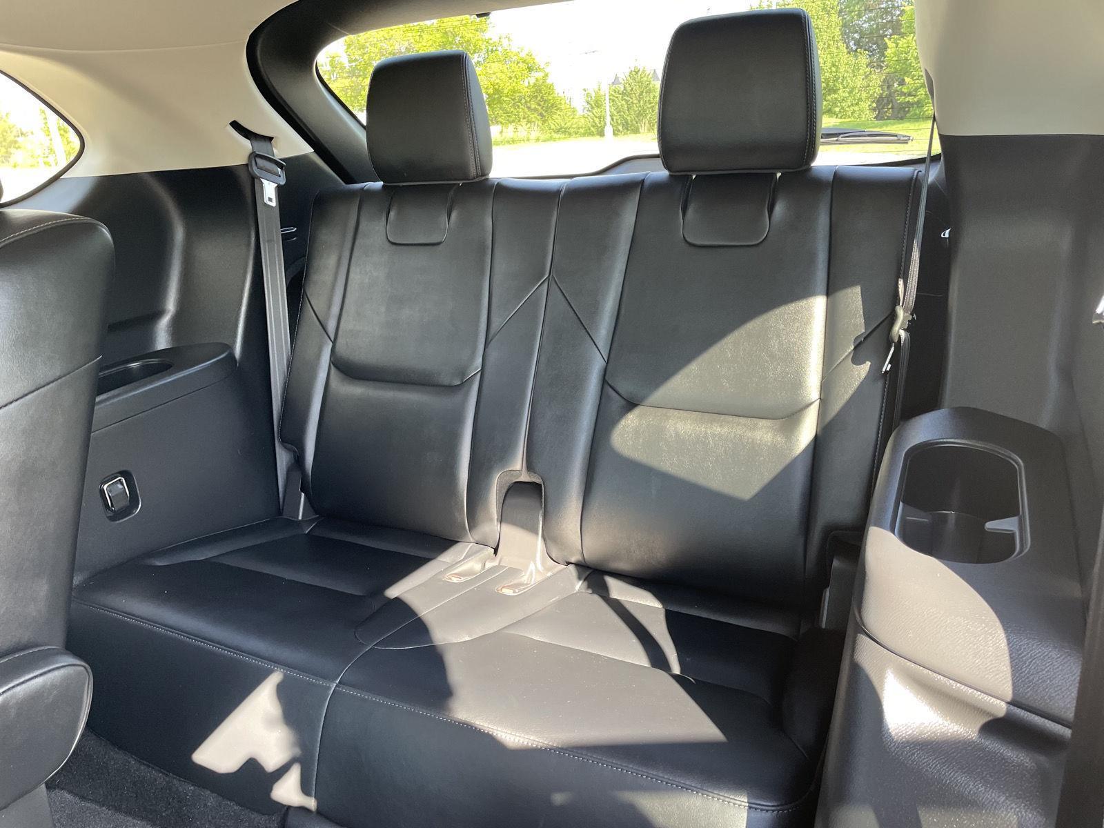 Vehicle photo 21