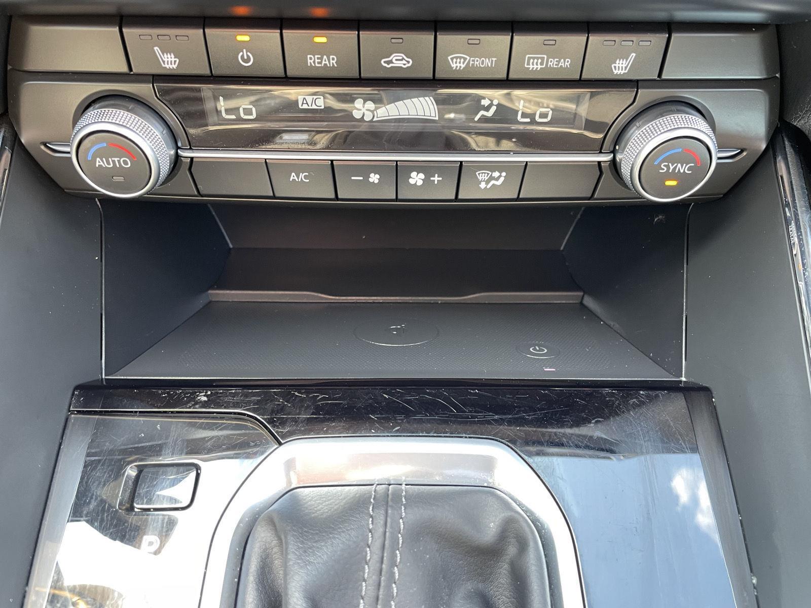 Vehicle photo 28