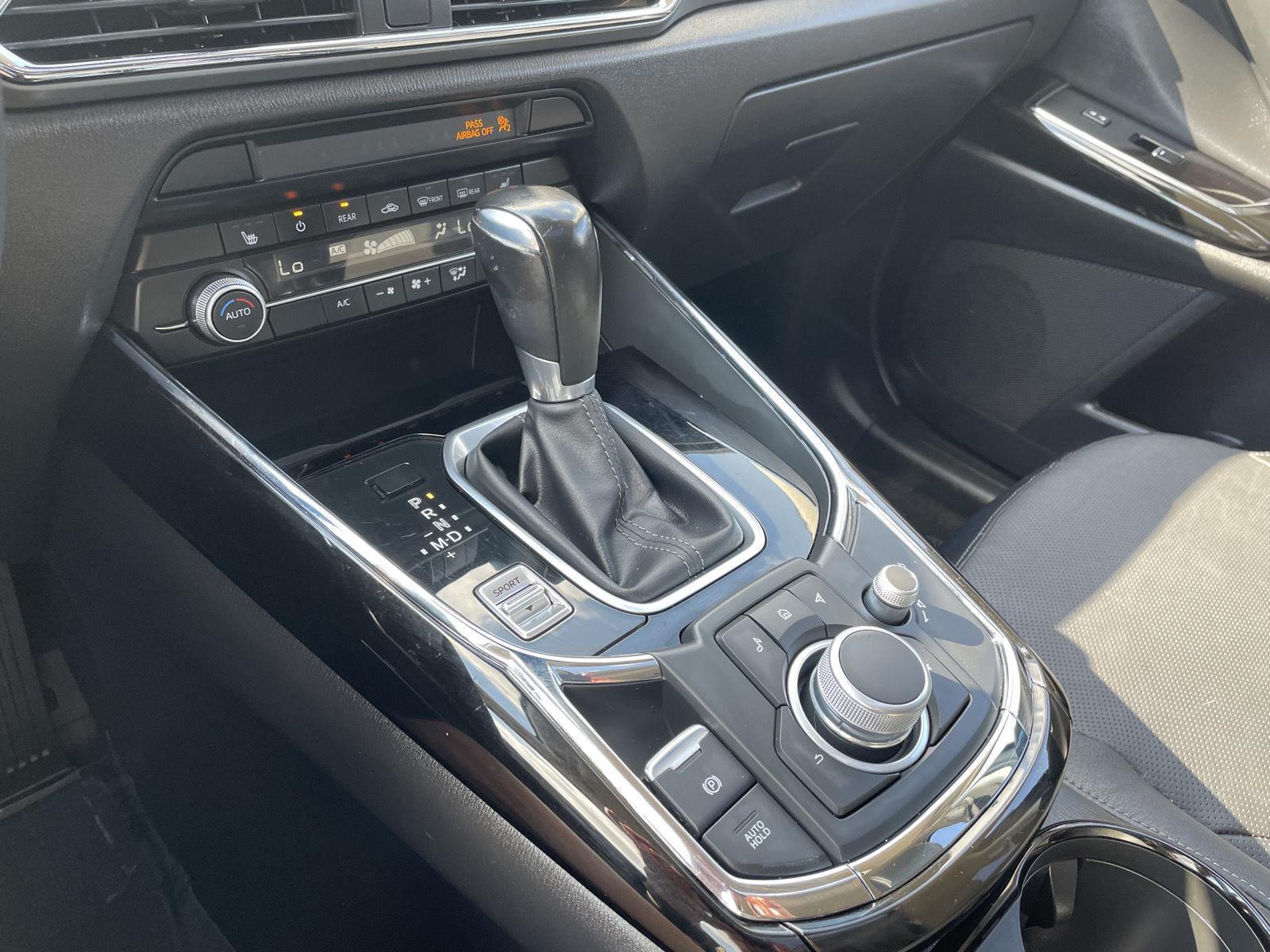 Vehicle photo 30