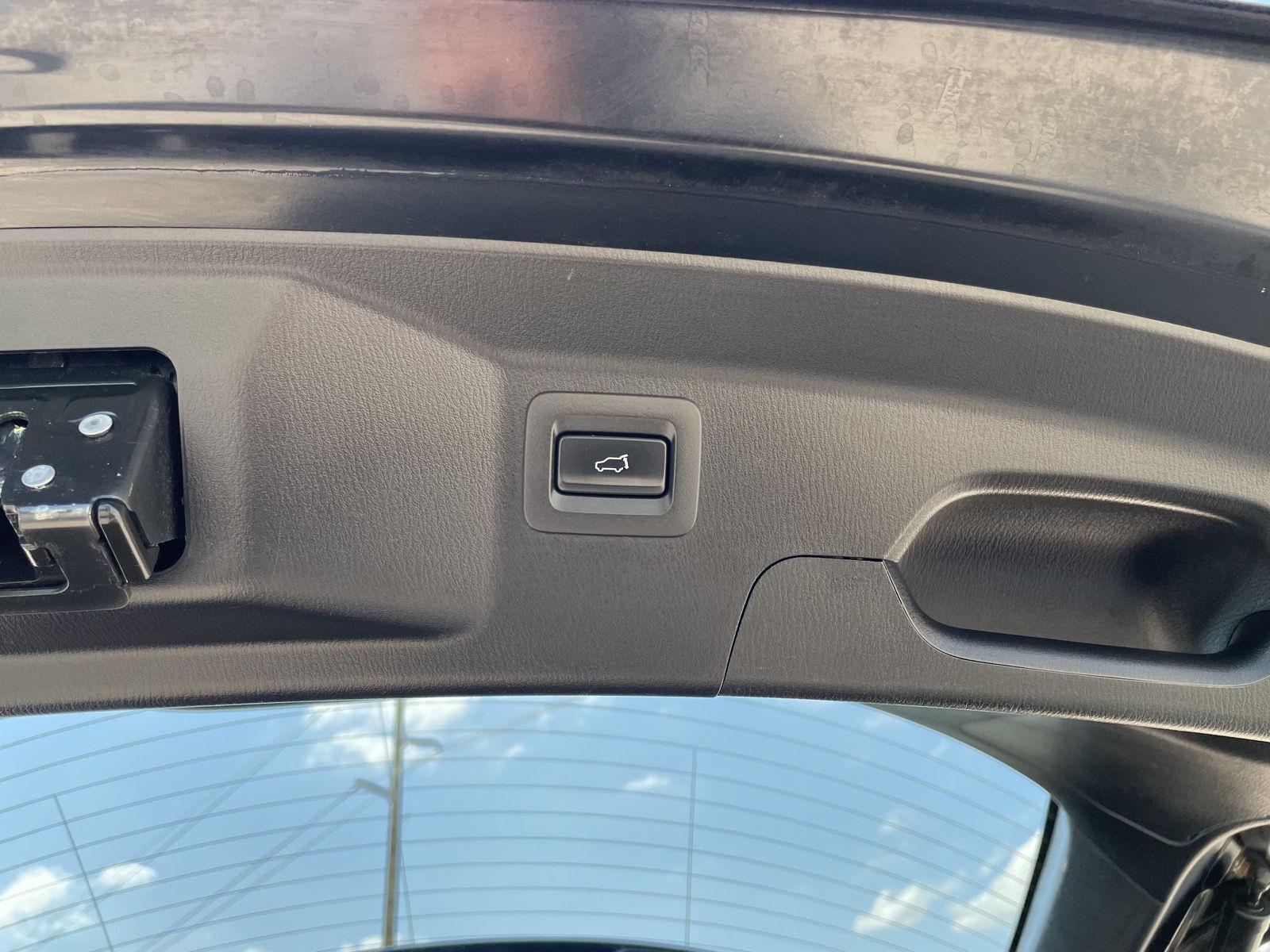 Vehicle photo 36