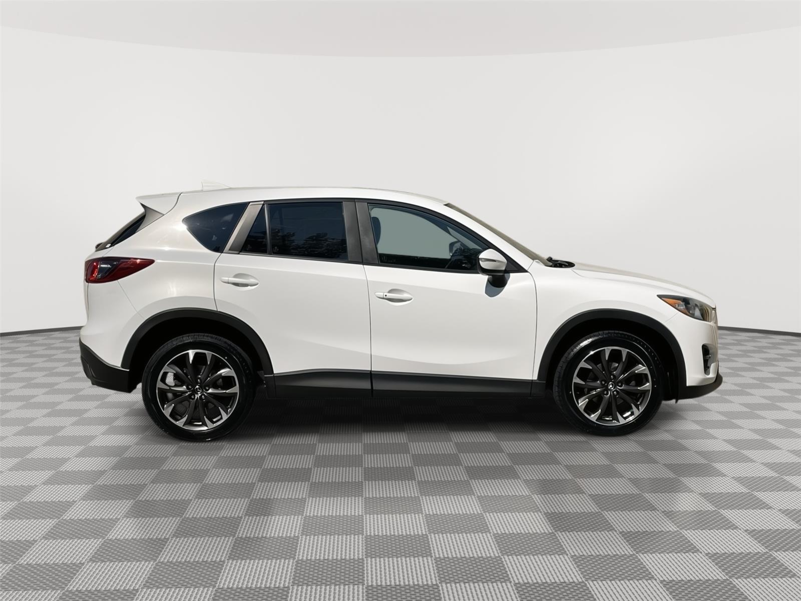 Vehicle photo 6