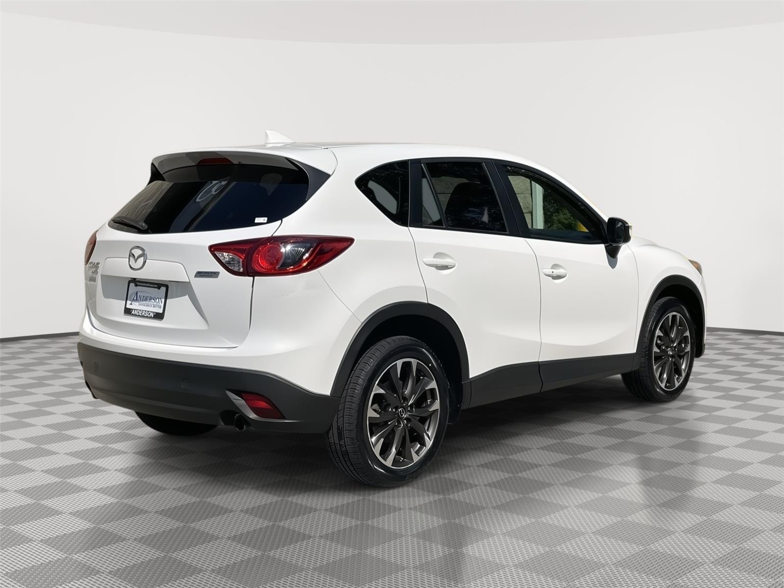 Vehicle photo 7