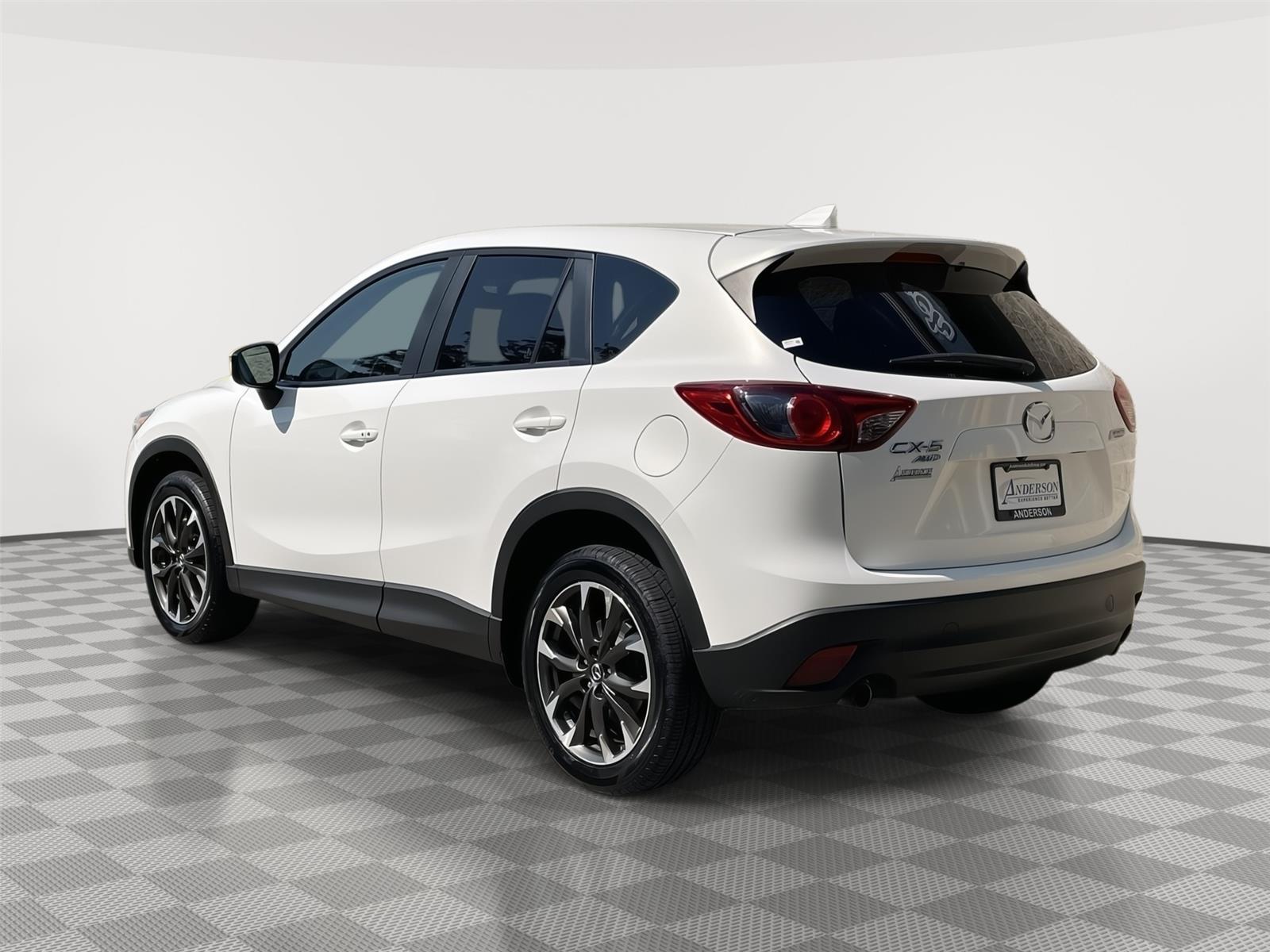 Vehicle photo 9