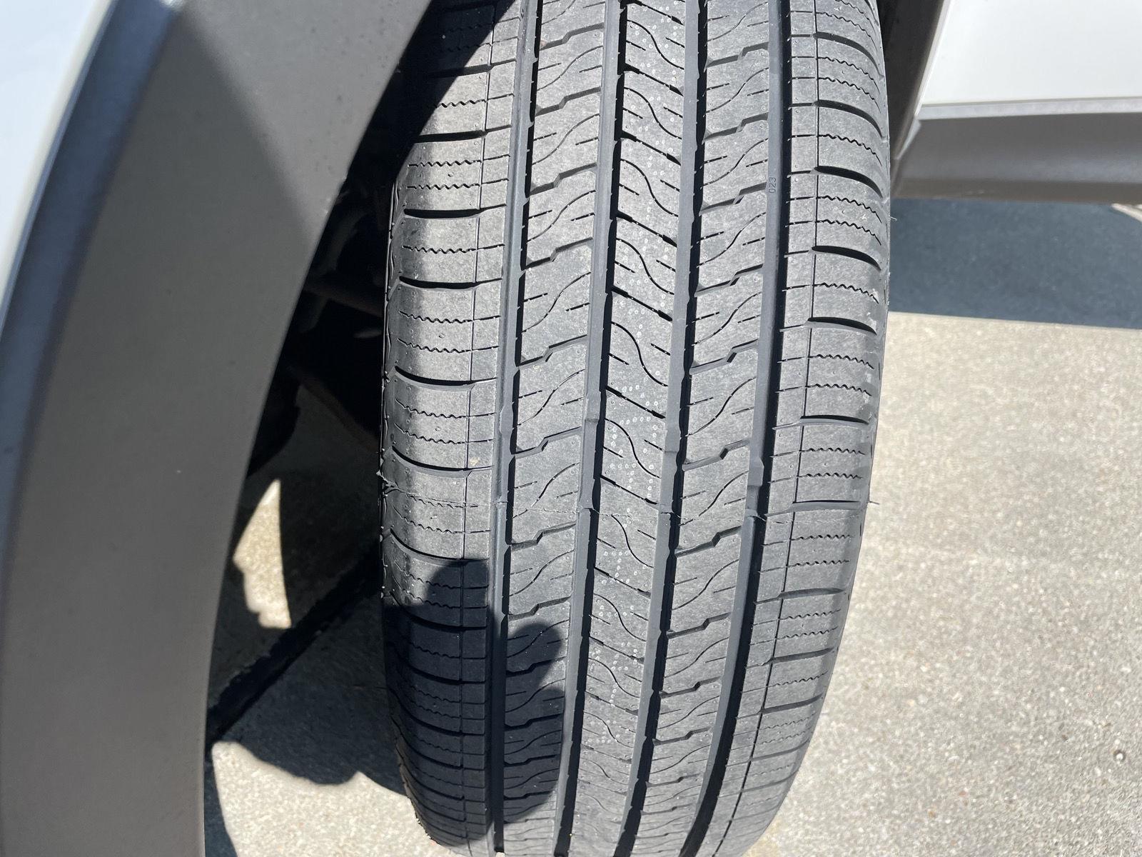 Vehicle photo 11