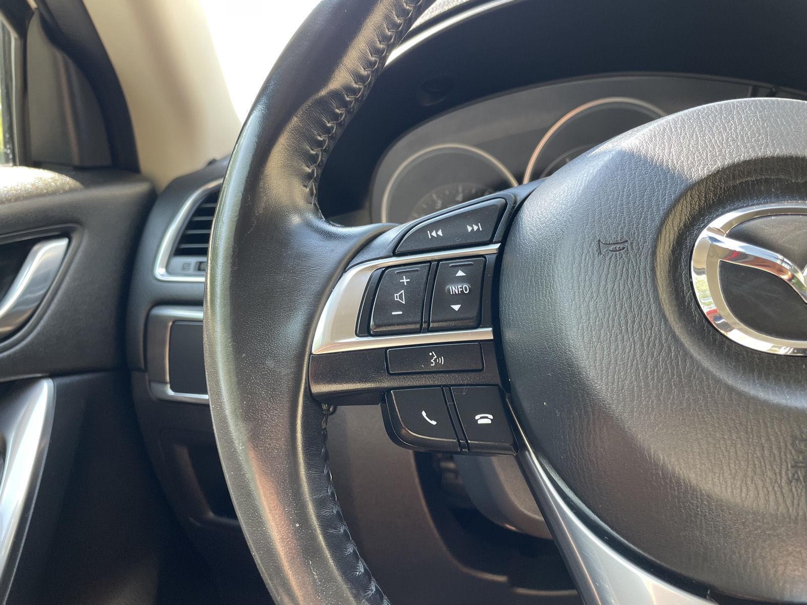 Vehicle photo 13