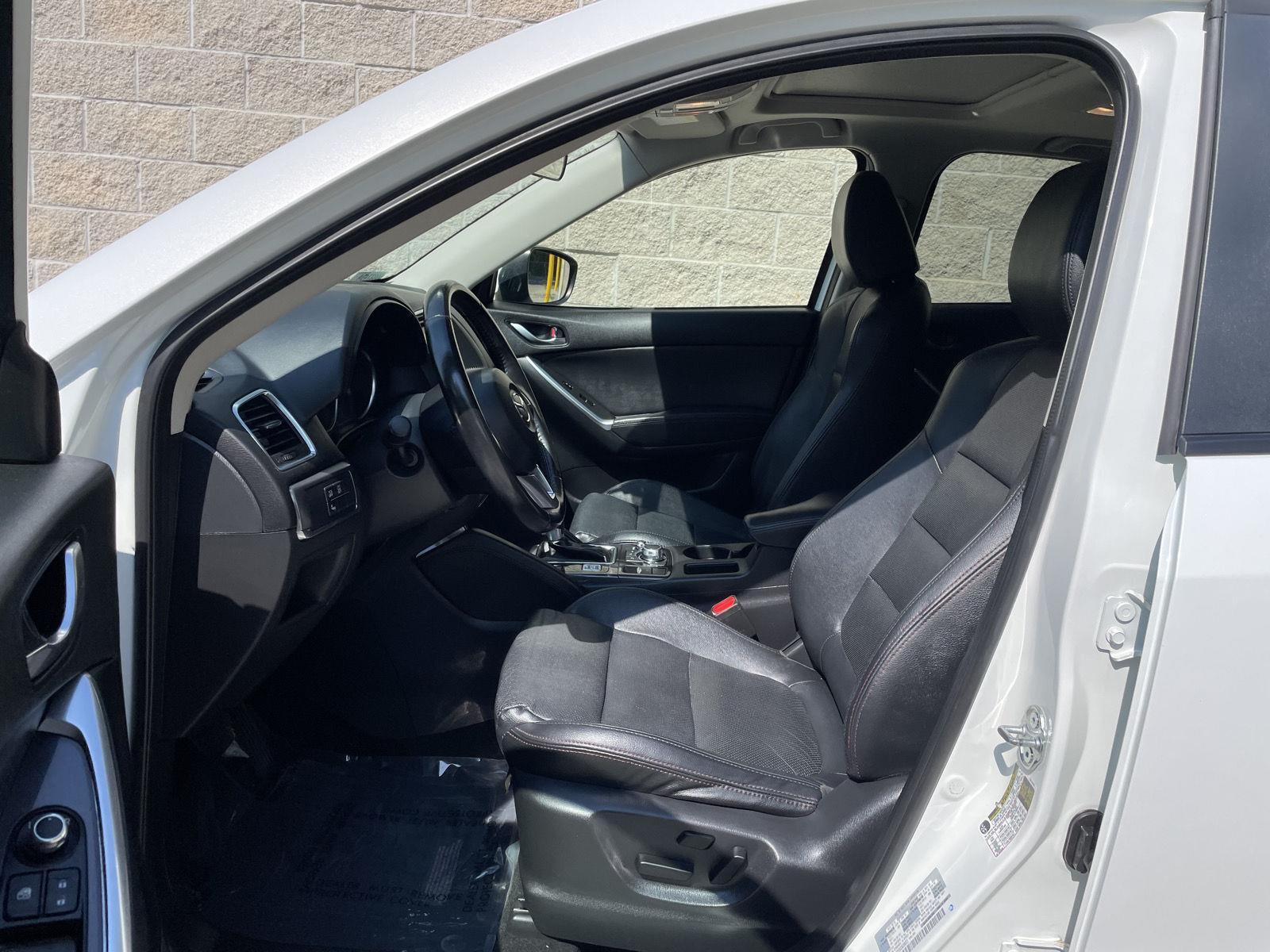 Vehicle photo 17