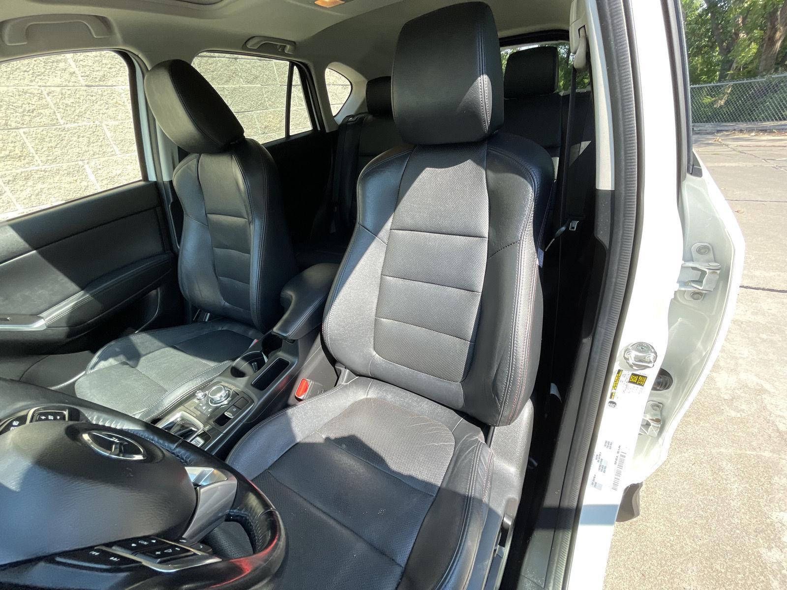 Vehicle photo 18