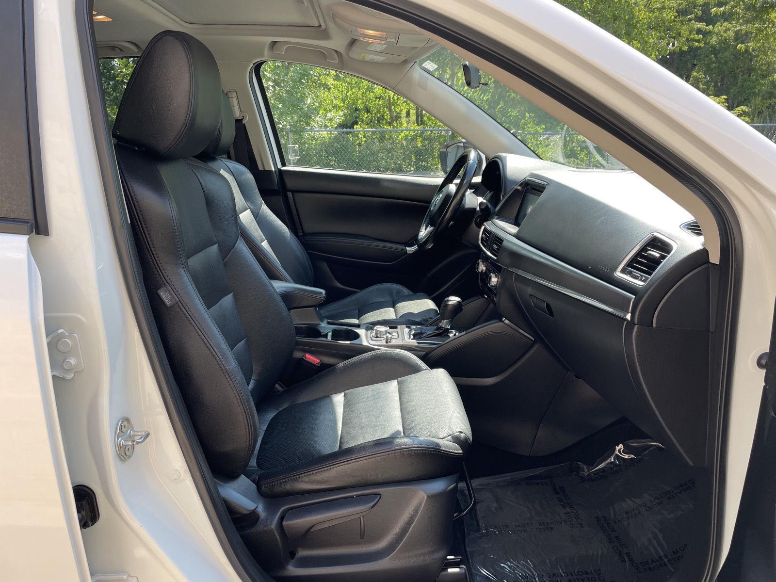 Vehicle photo 19
