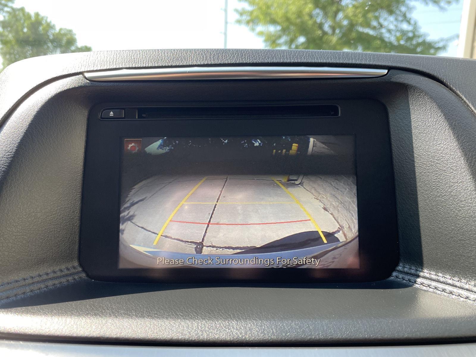 Vehicle photo 23
