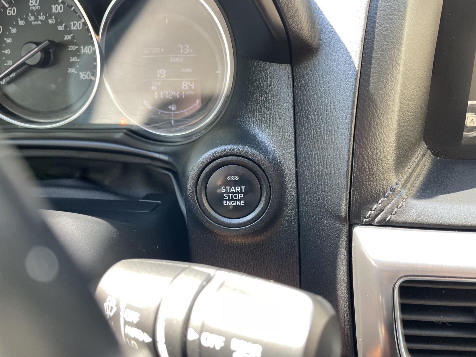Vehicle photo 25