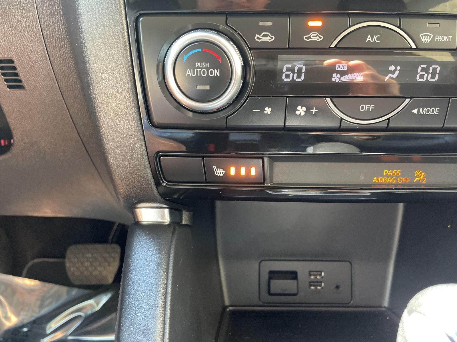 Vehicle photo 27
