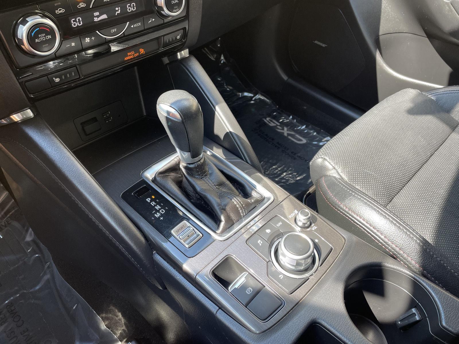 Vehicle photo 30