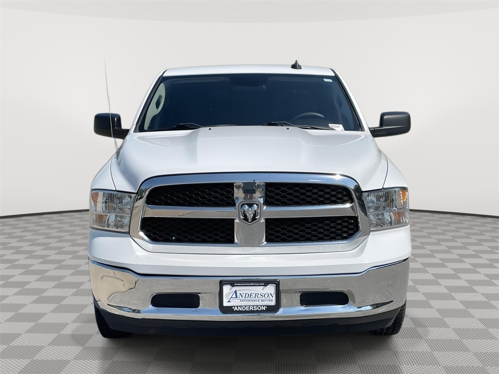 Vehicle photo 4