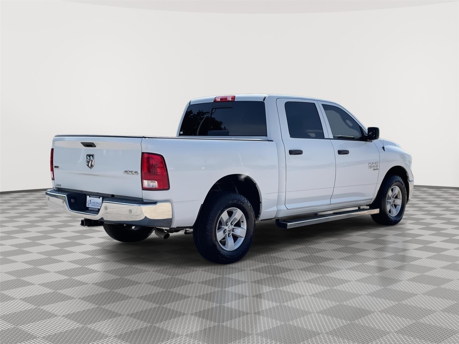 Vehicle photo 7