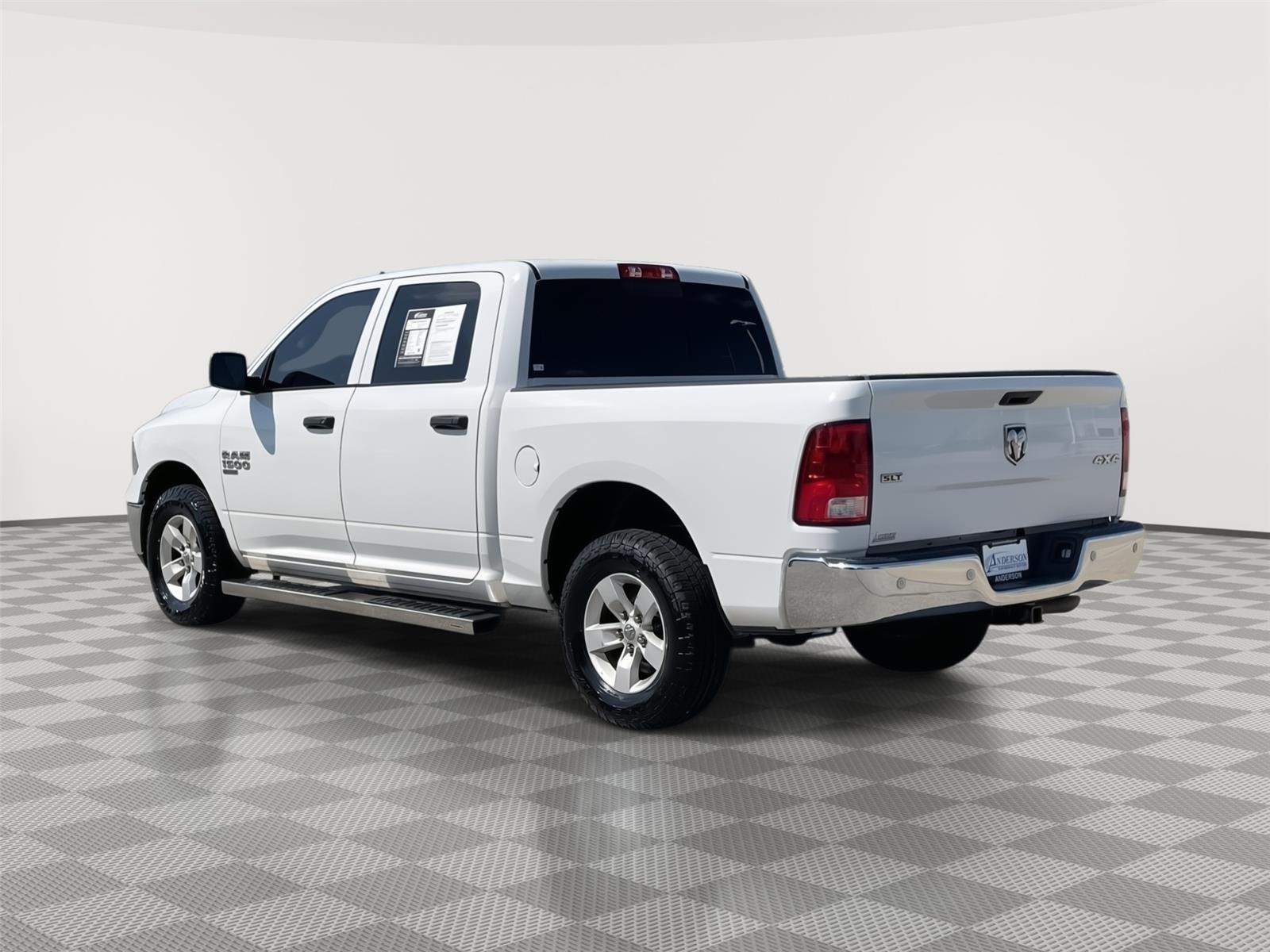 Vehicle photo 9