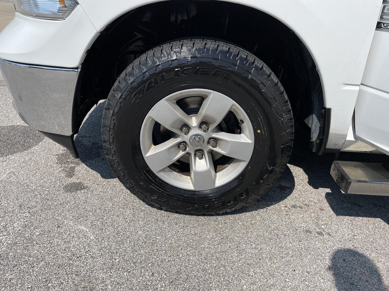 Vehicle photo 10