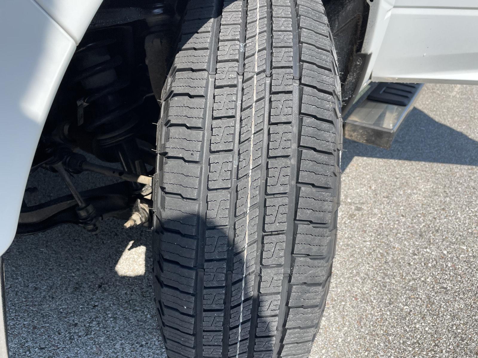 Vehicle photo 11
