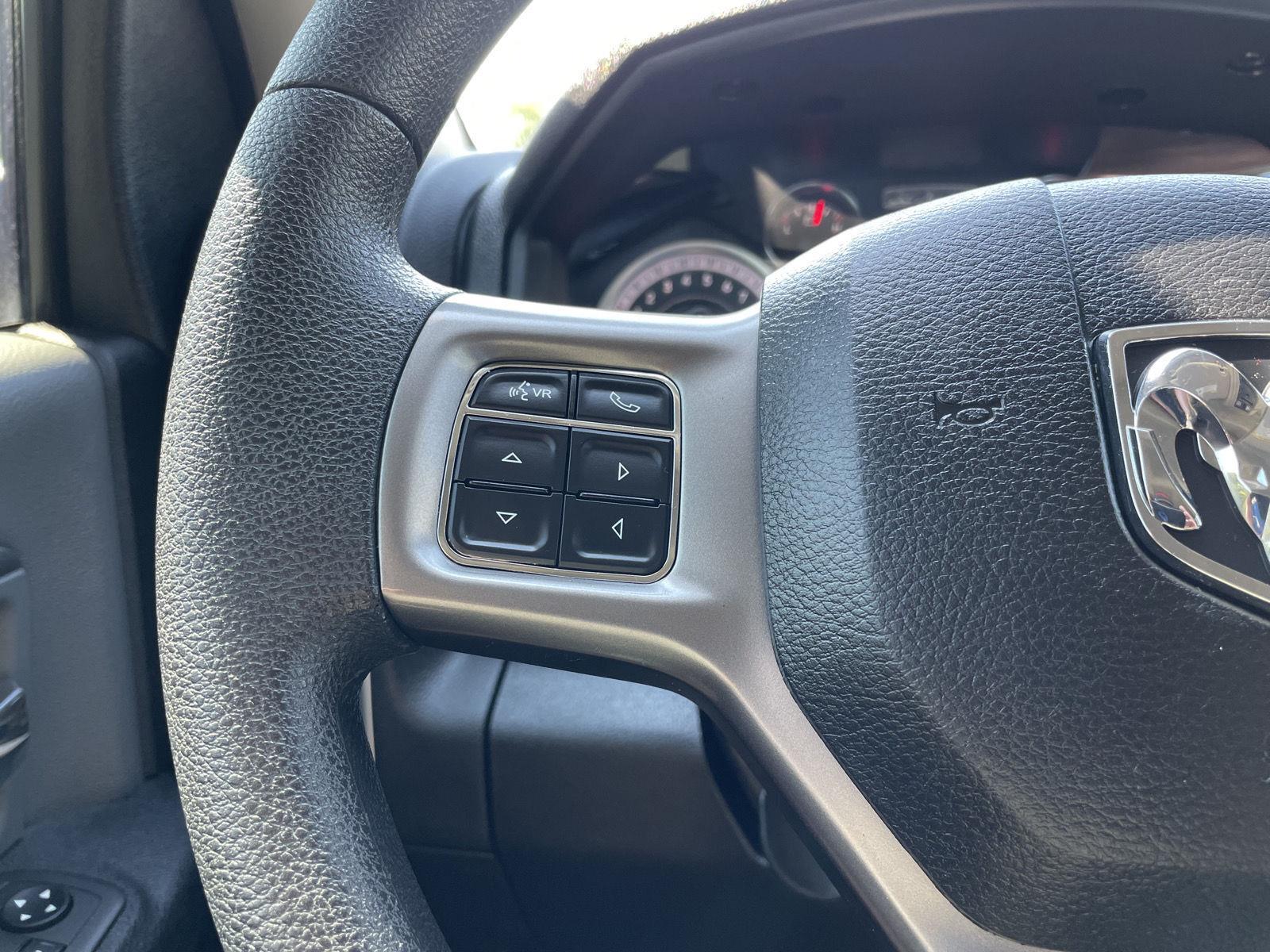 Vehicle photo 13