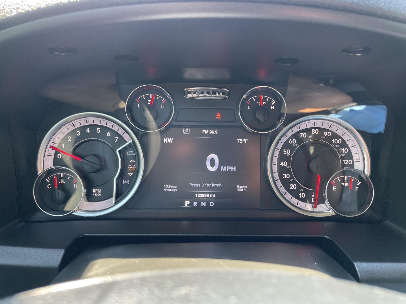 Vehicle photo 15