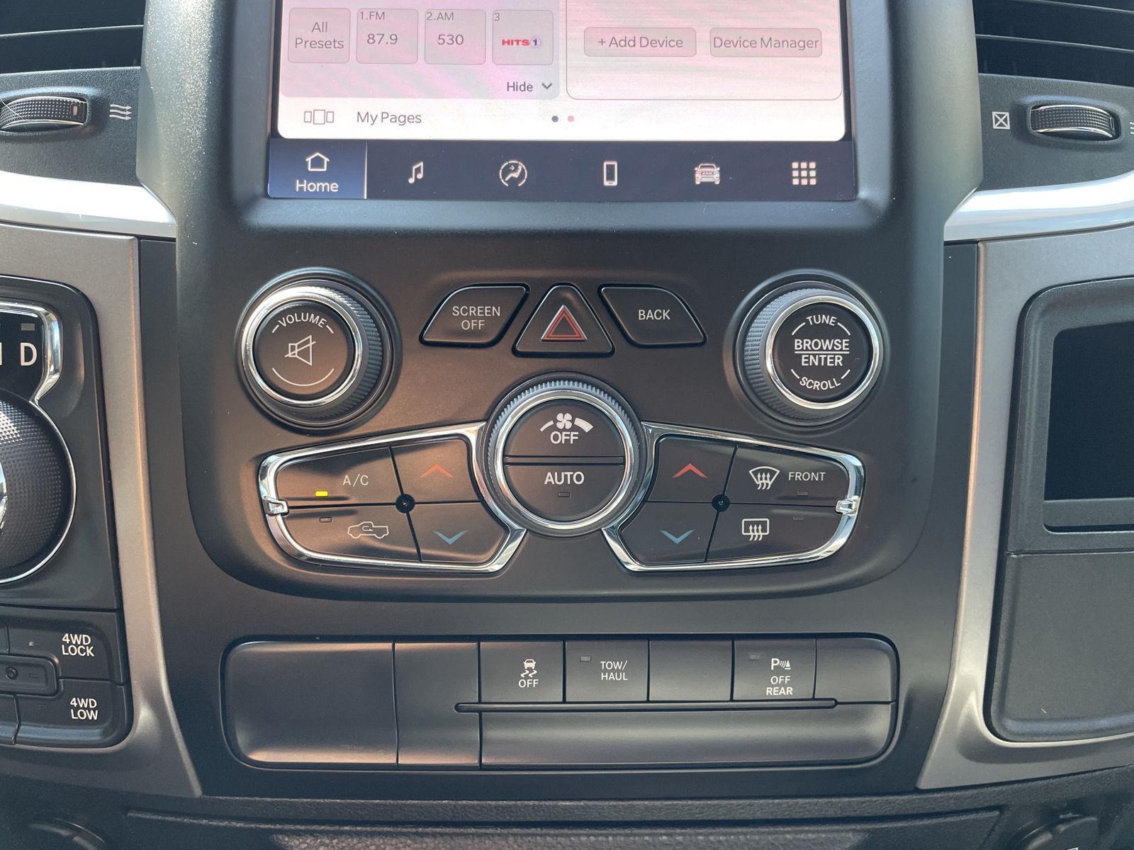 Vehicle photo 24