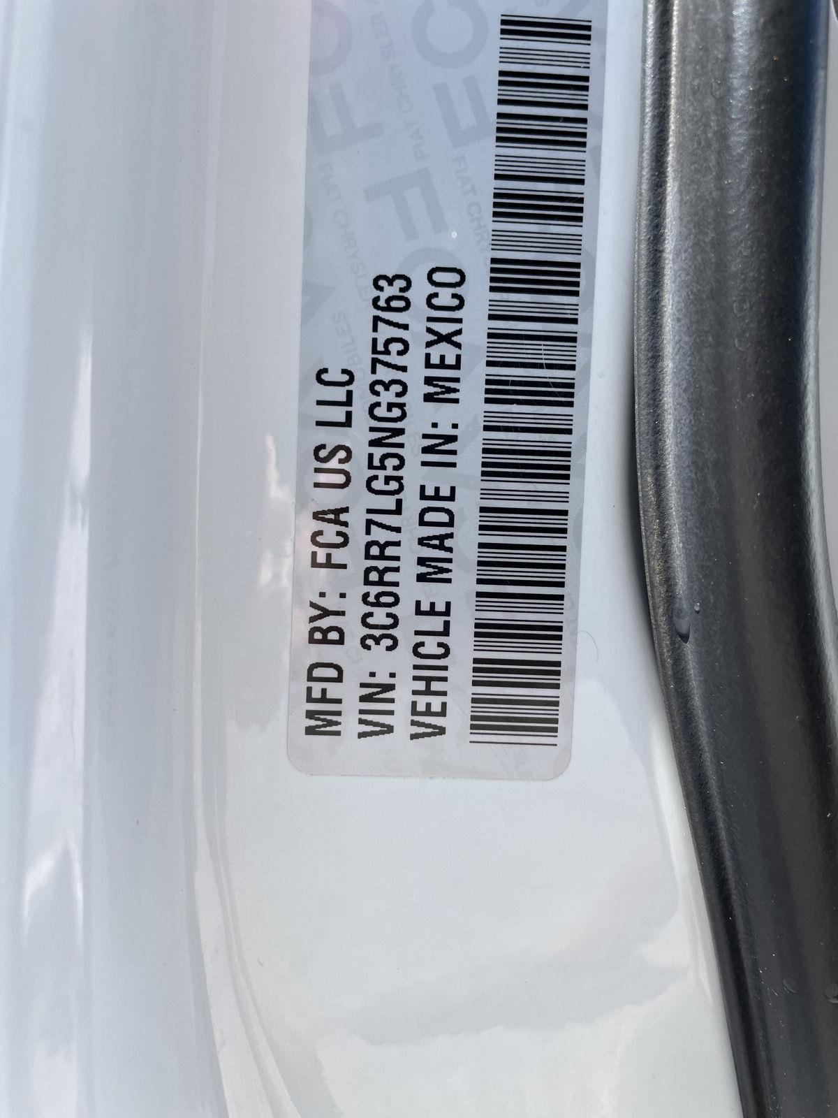 Vehicle photo 29