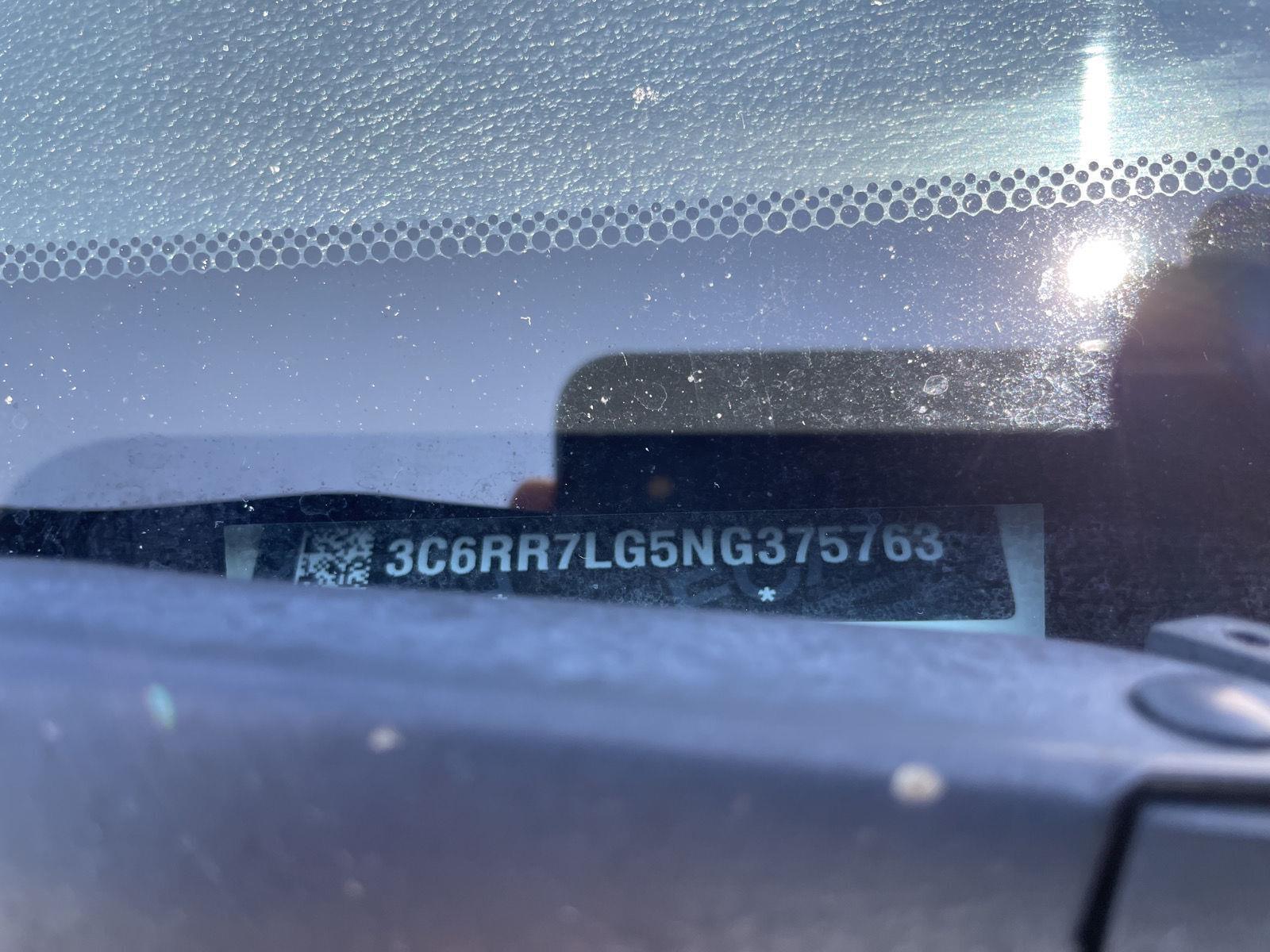 Vehicle photo 30