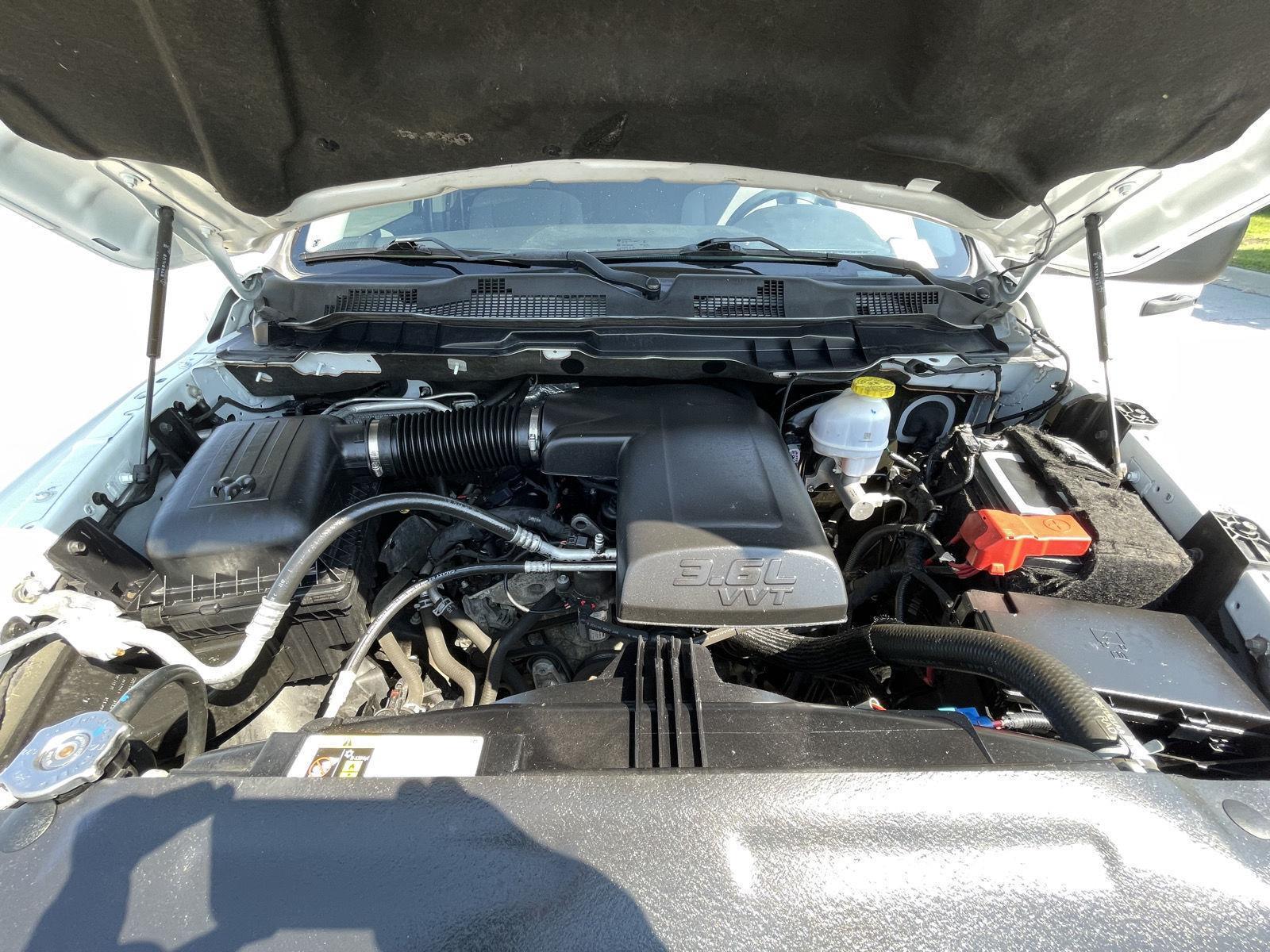 Vehicle photo 31