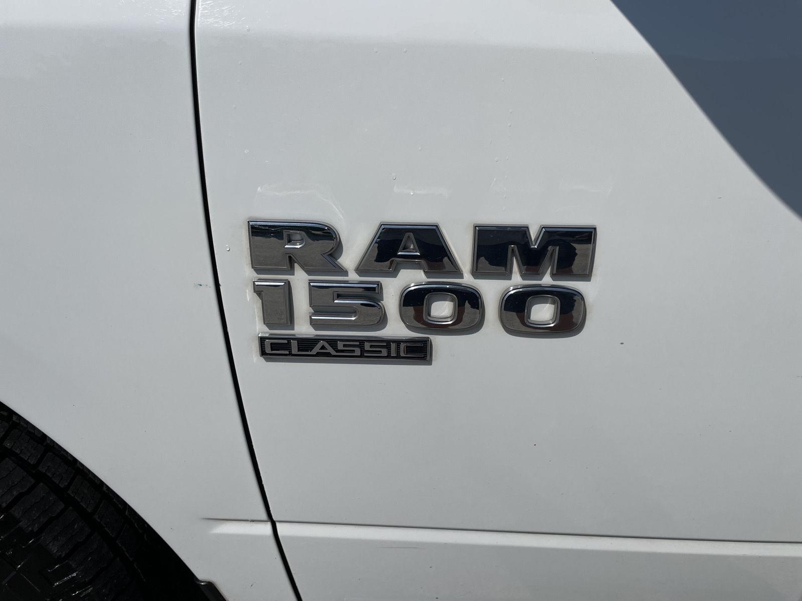 Vehicle photo 34