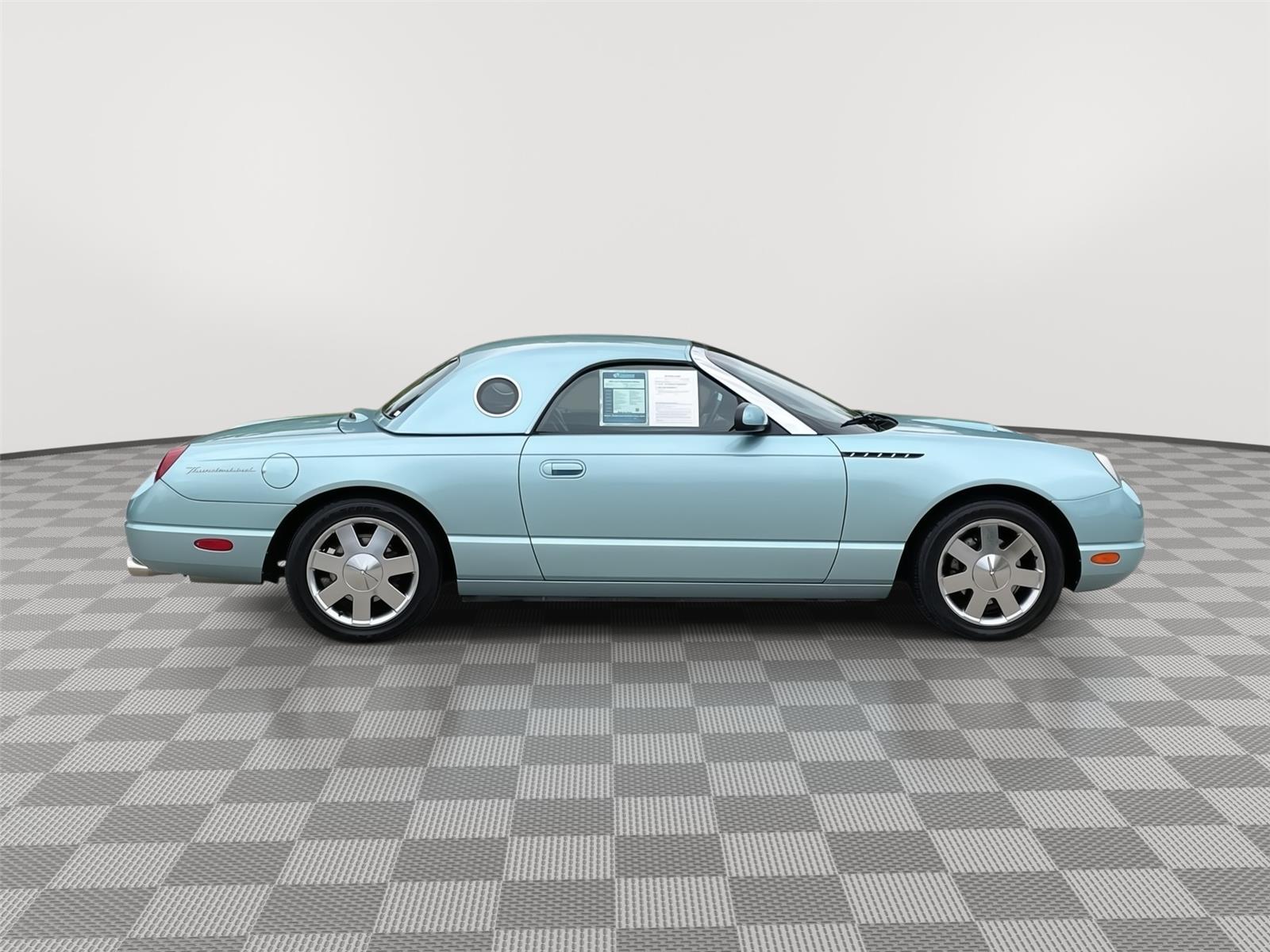 Vehicle photo 6