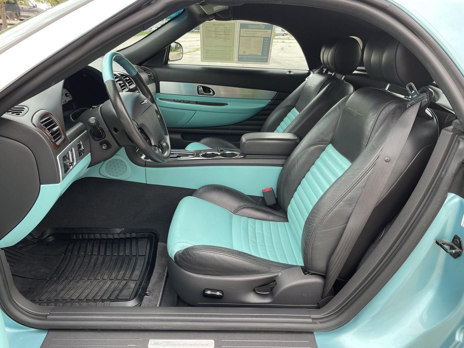 Vehicle photo 17