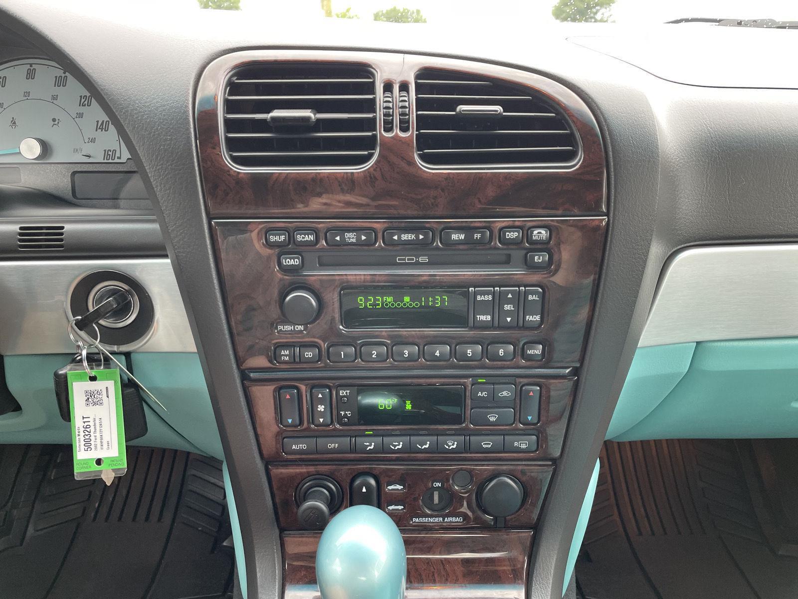 Vehicle photo 21