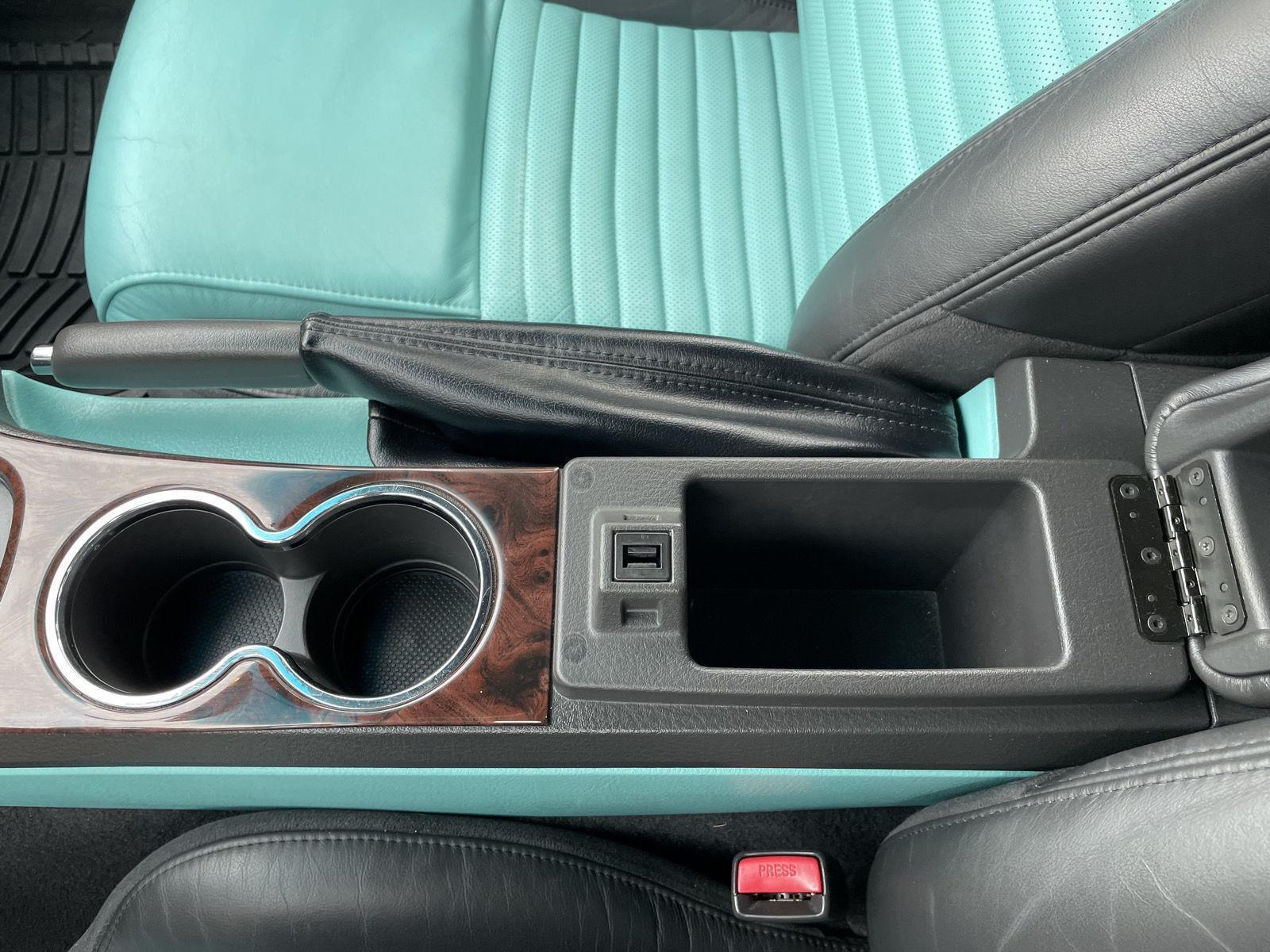 Vehicle photo 27