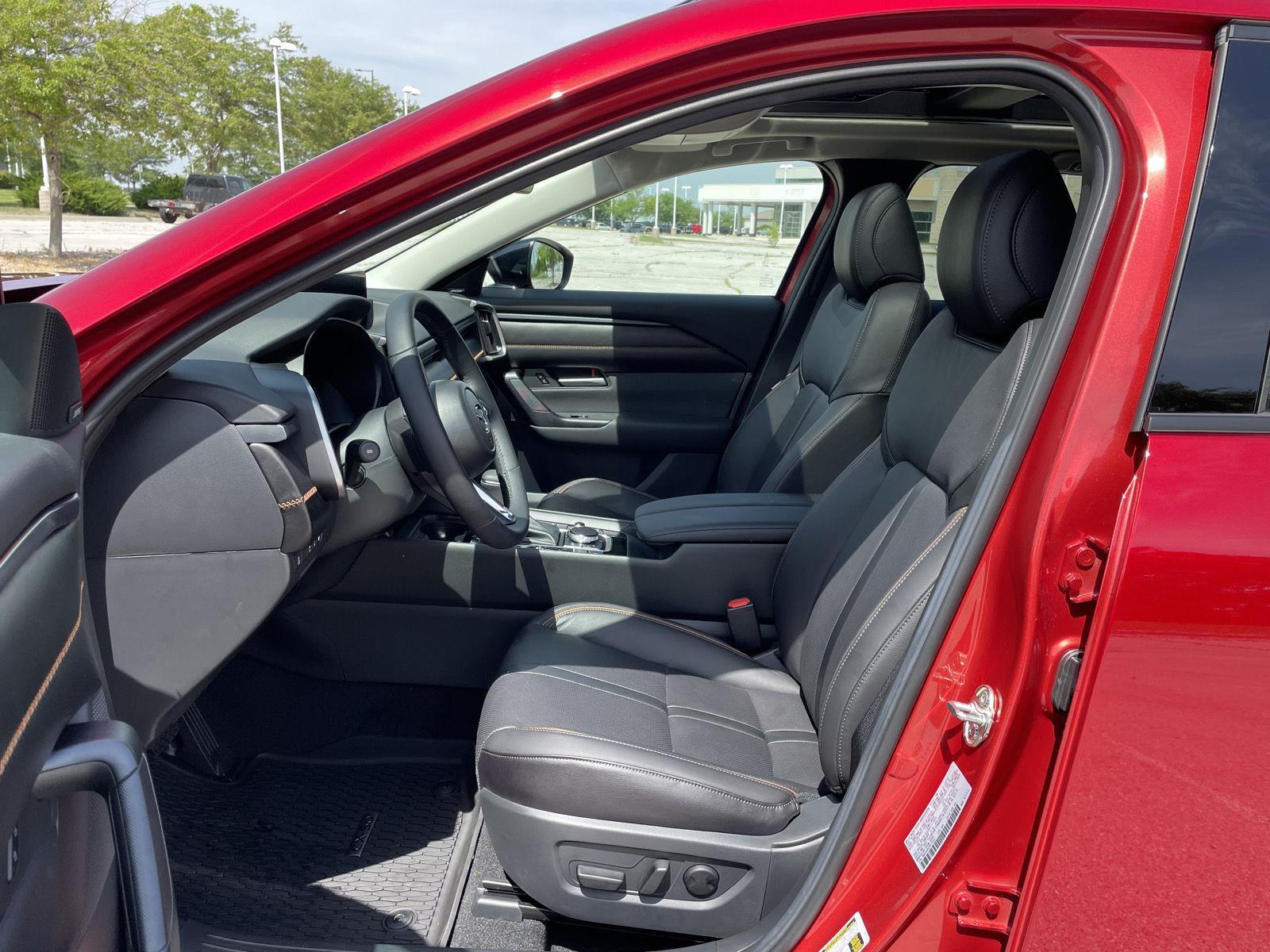 Vehicle photo 16