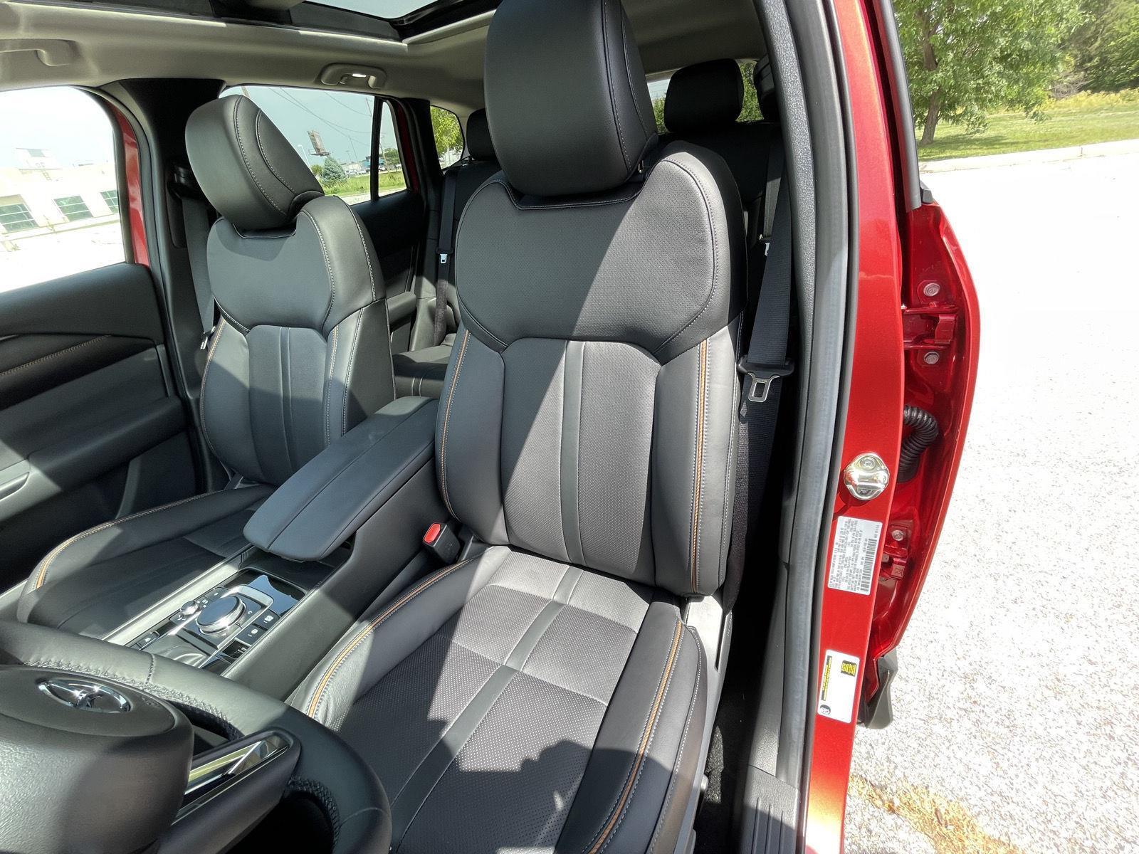Vehicle photo 17