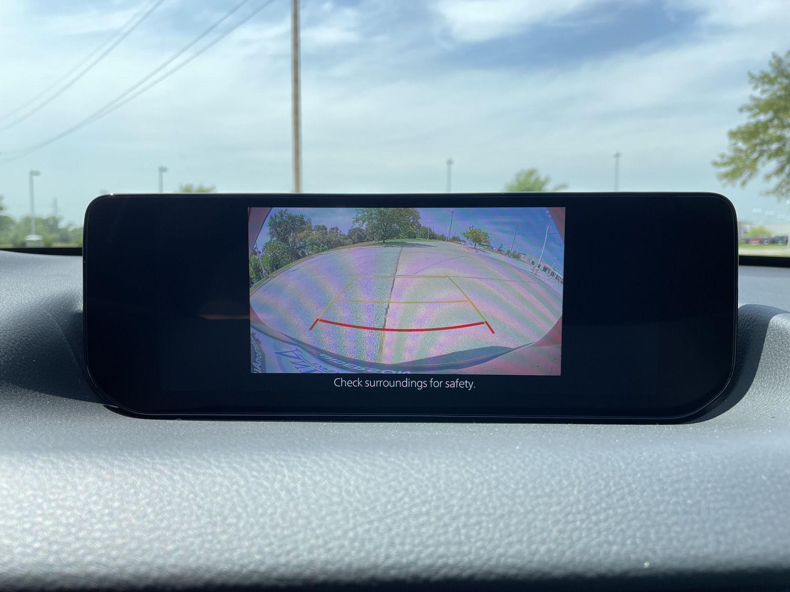 Vehicle photo 23