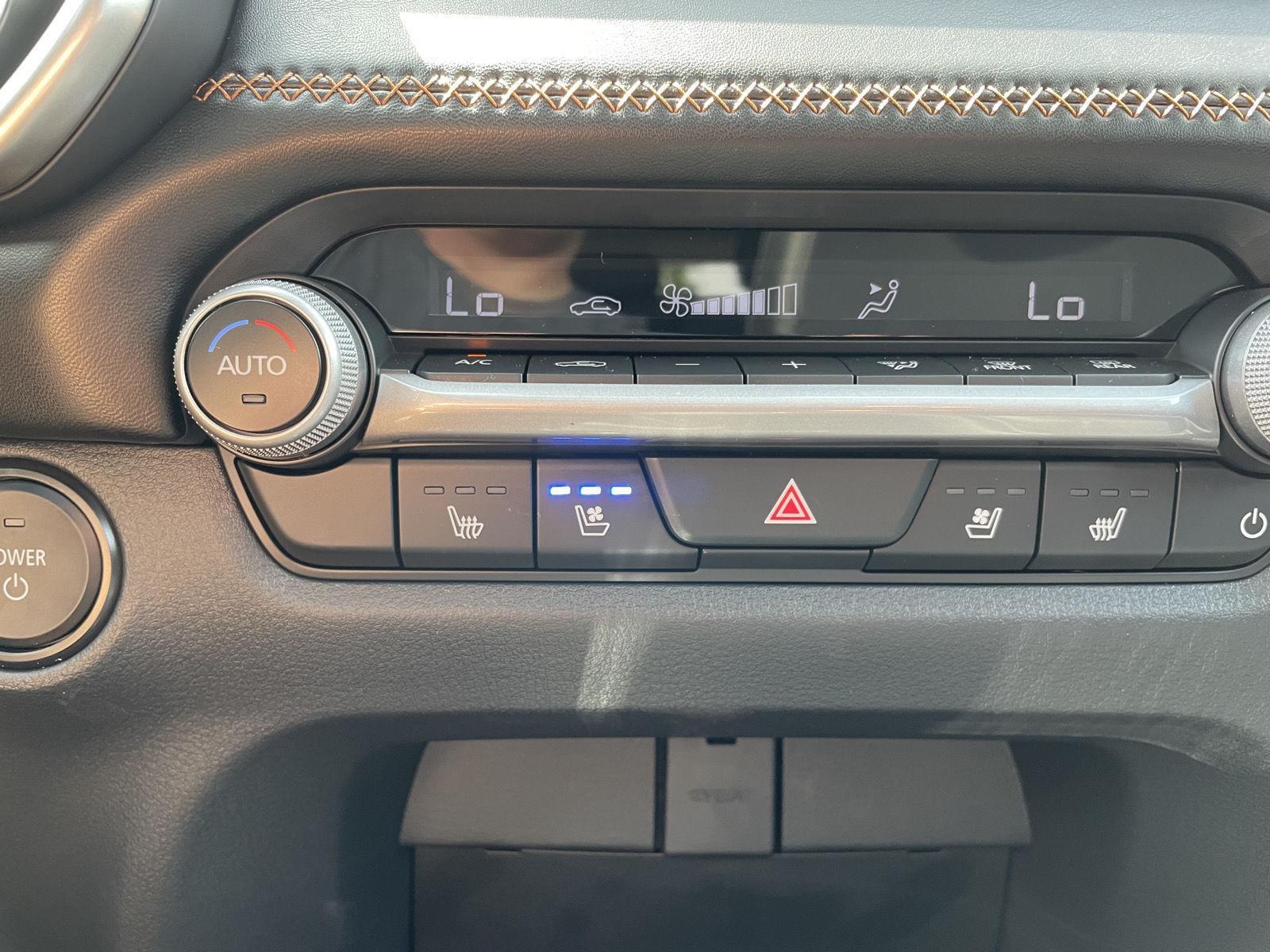 Vehicle photo 27