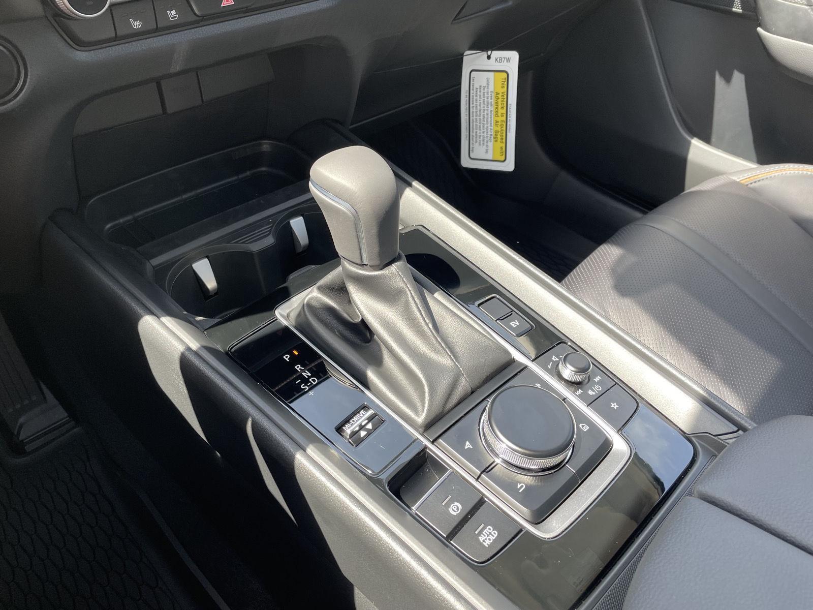 Vehicle photo 29