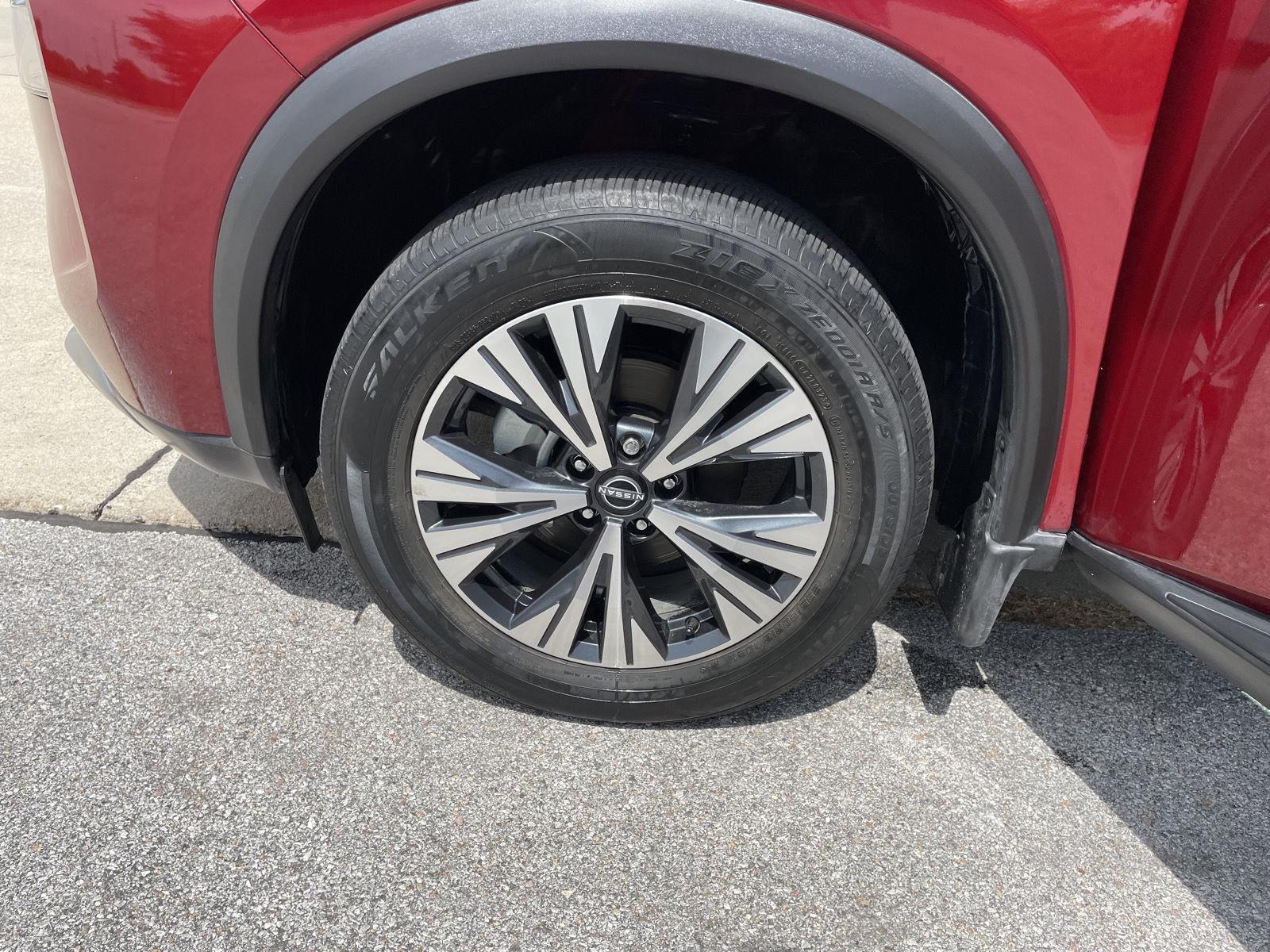 Vehicle photo 10