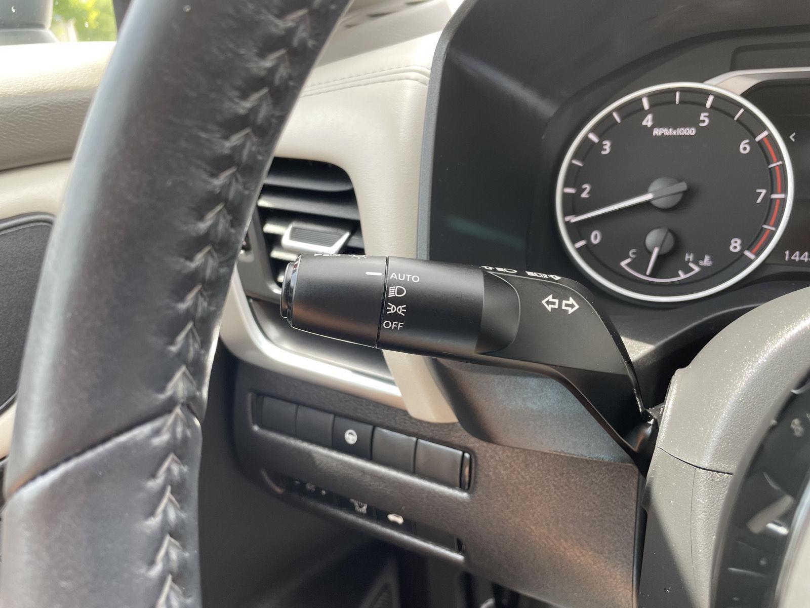 Vehicle photo 15