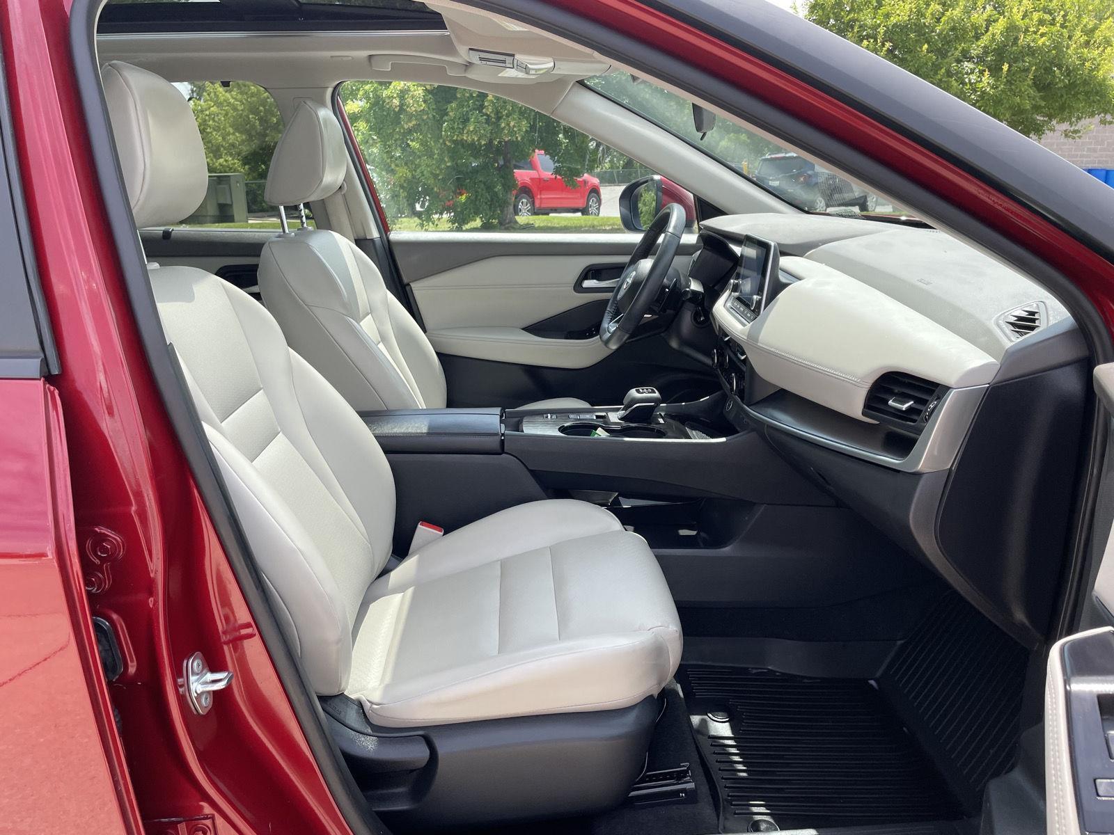 Vehicle photo 18