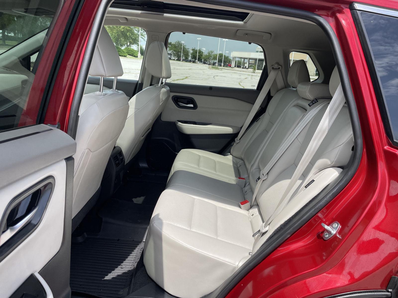 Vehicle photo 19