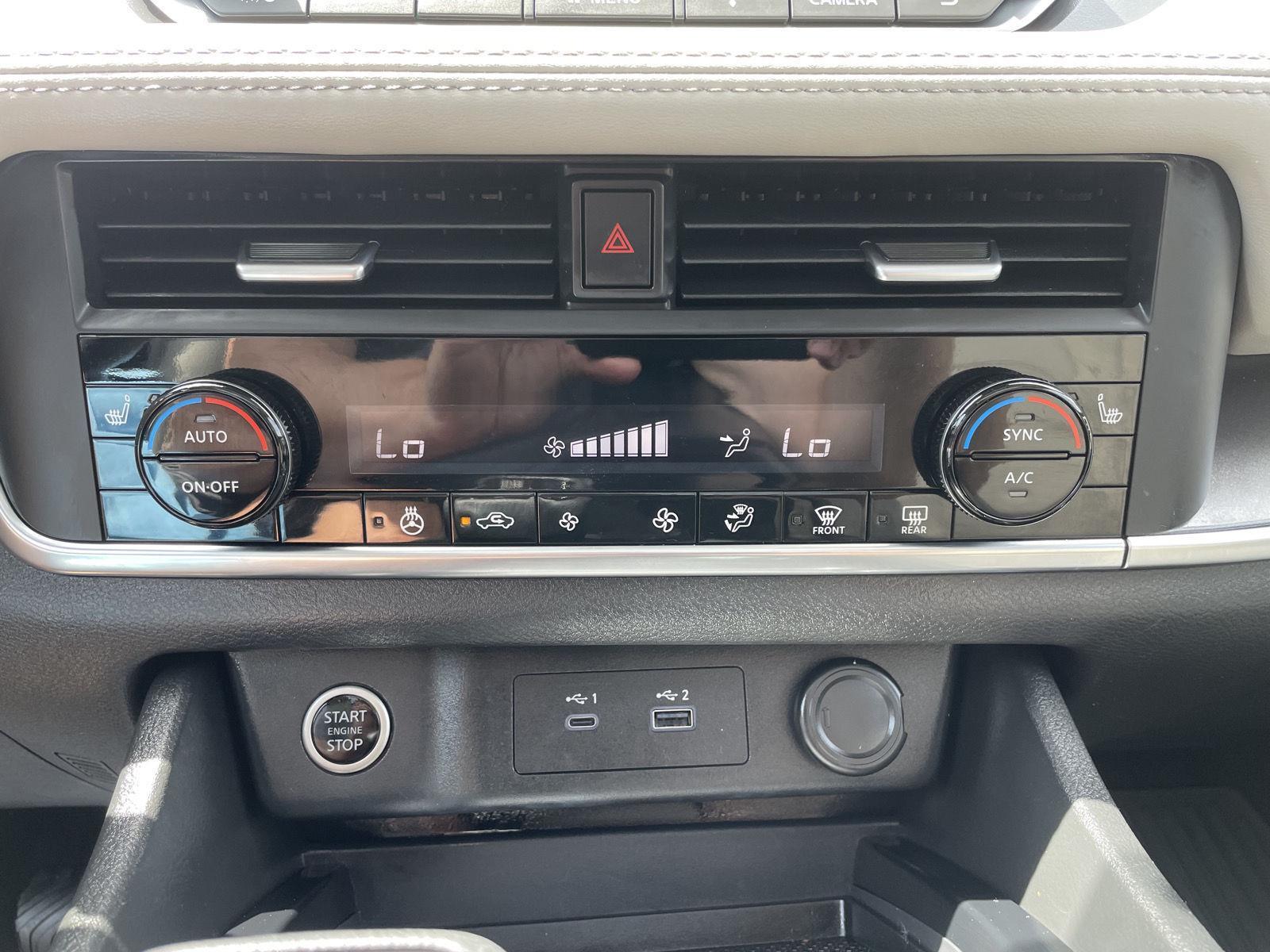 Vehicle photo 26