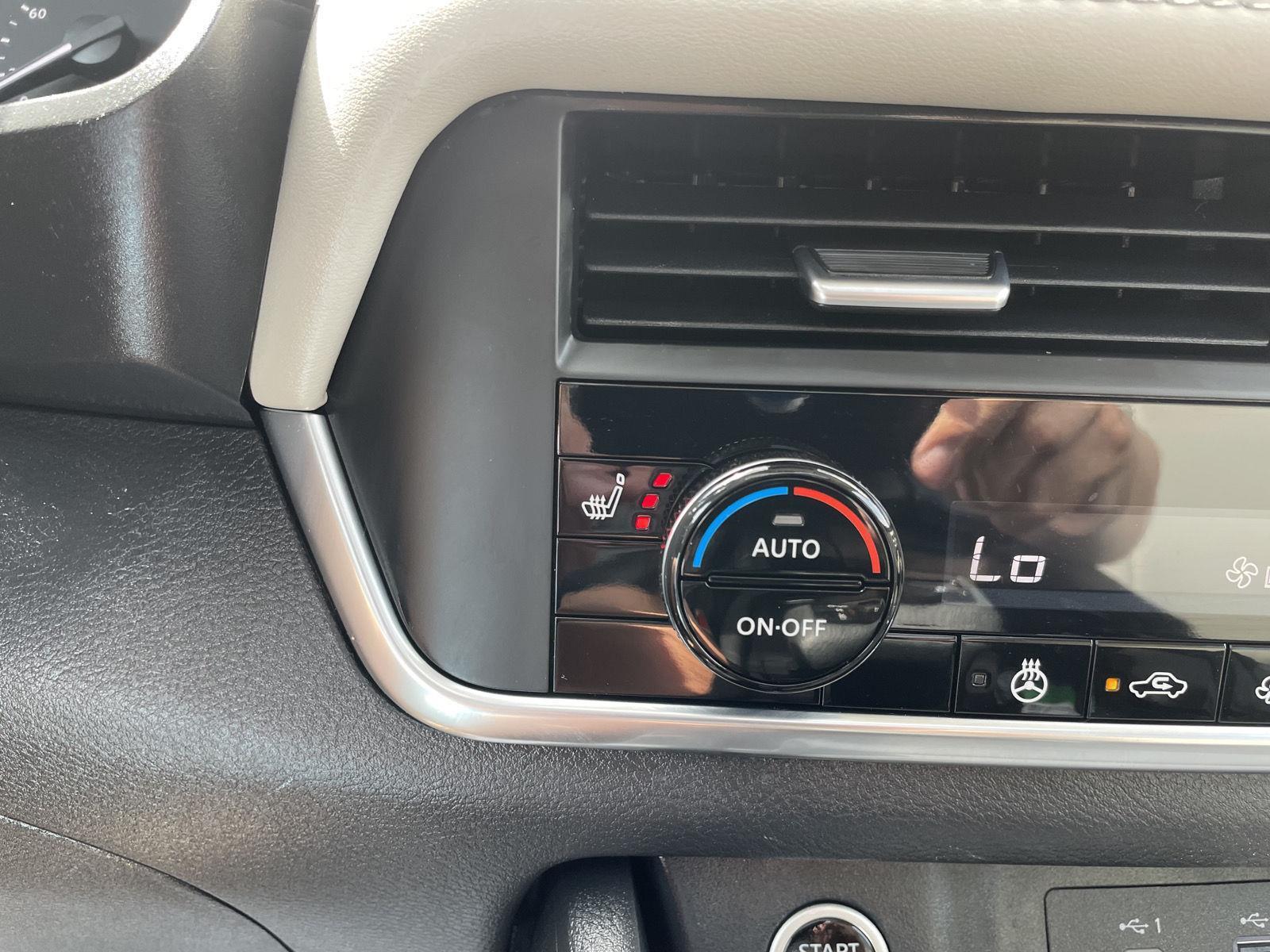 Vehicle photo 27