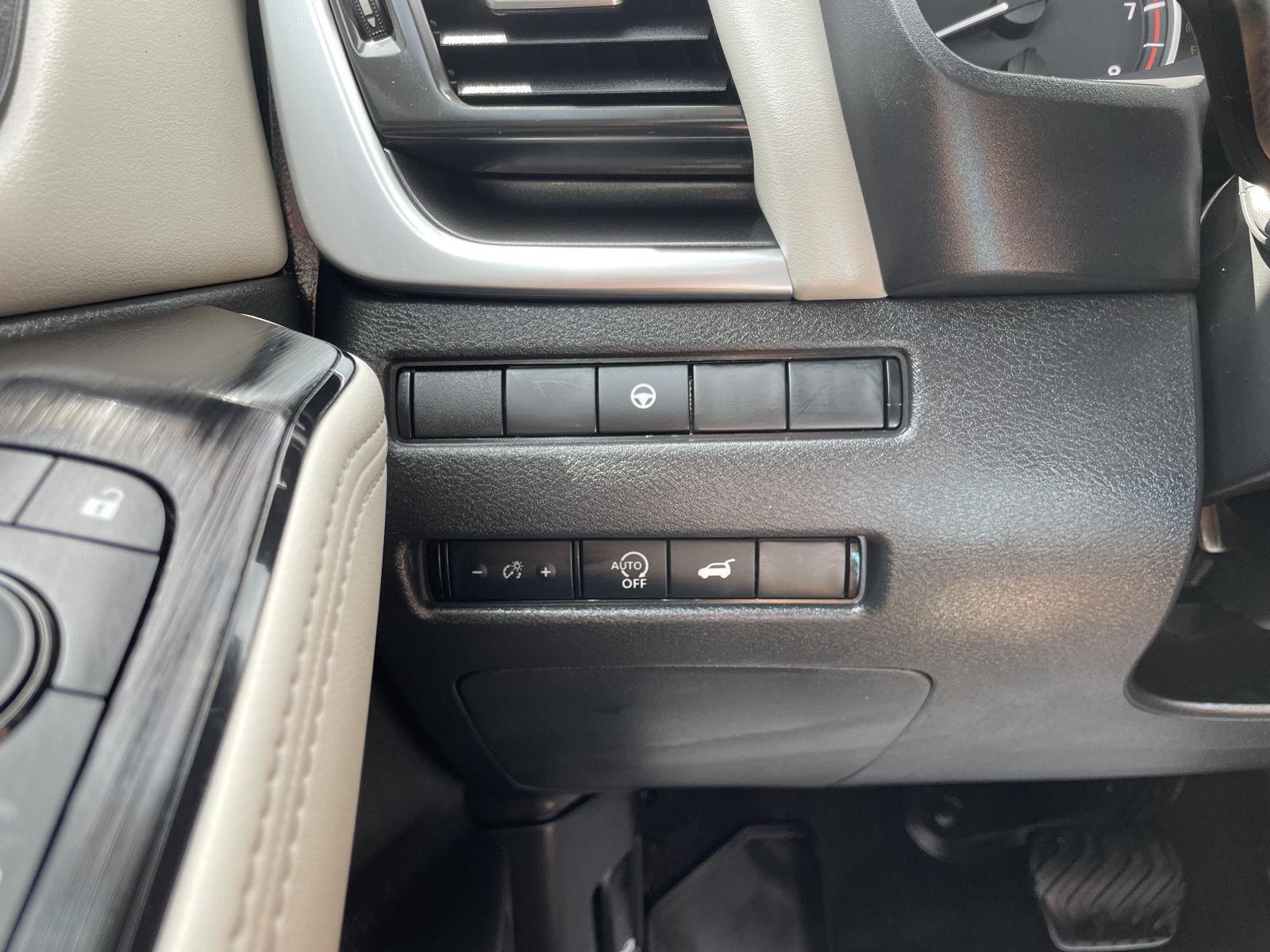 Vehicle photo 31