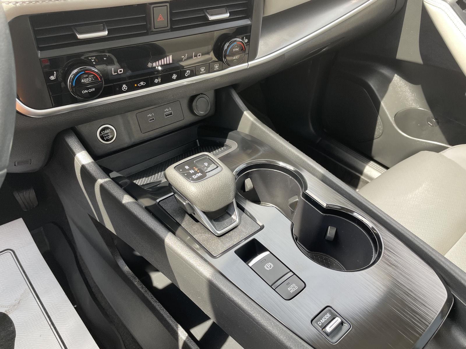 Vehicle photo 32