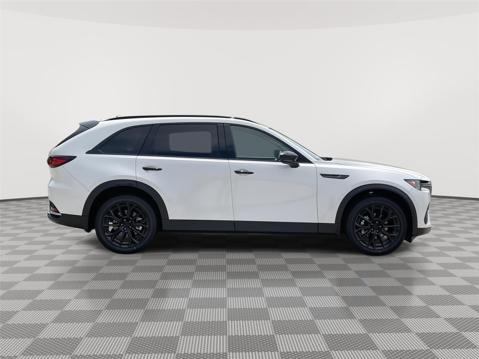 Vehicle photo 6