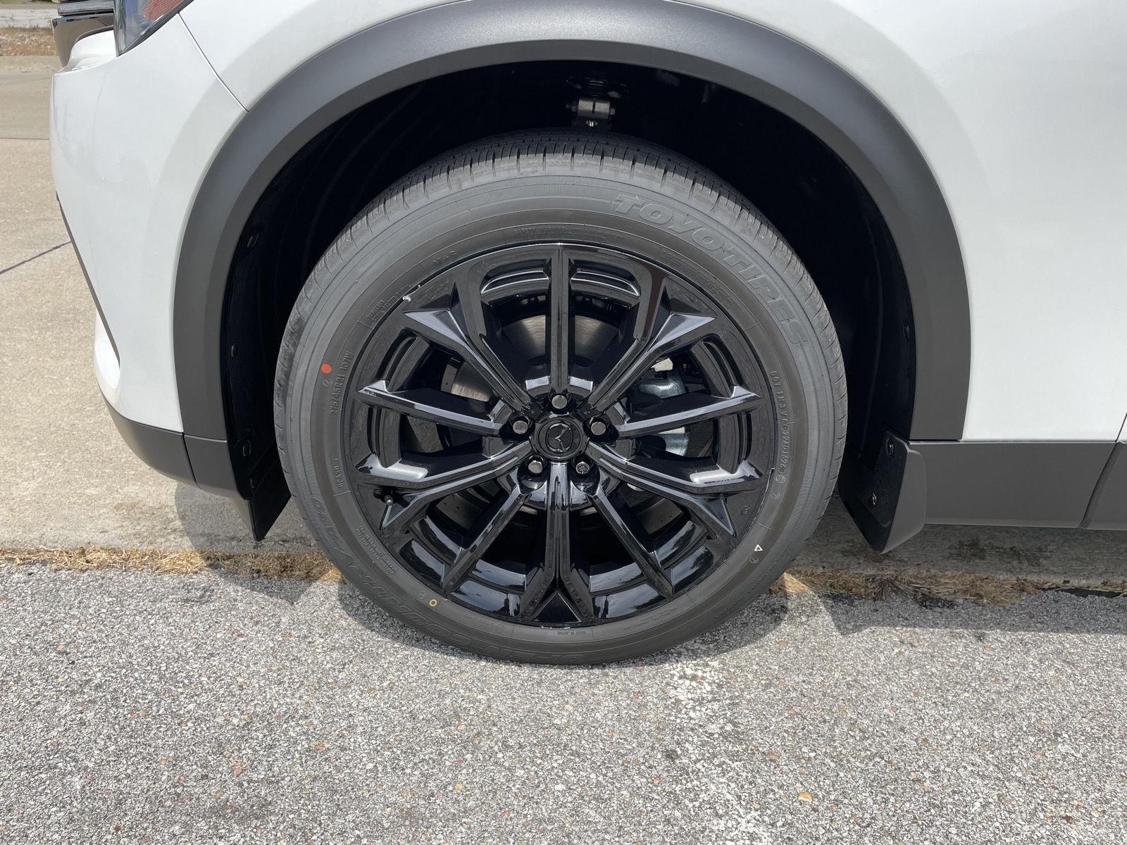 Vehicle photo 10