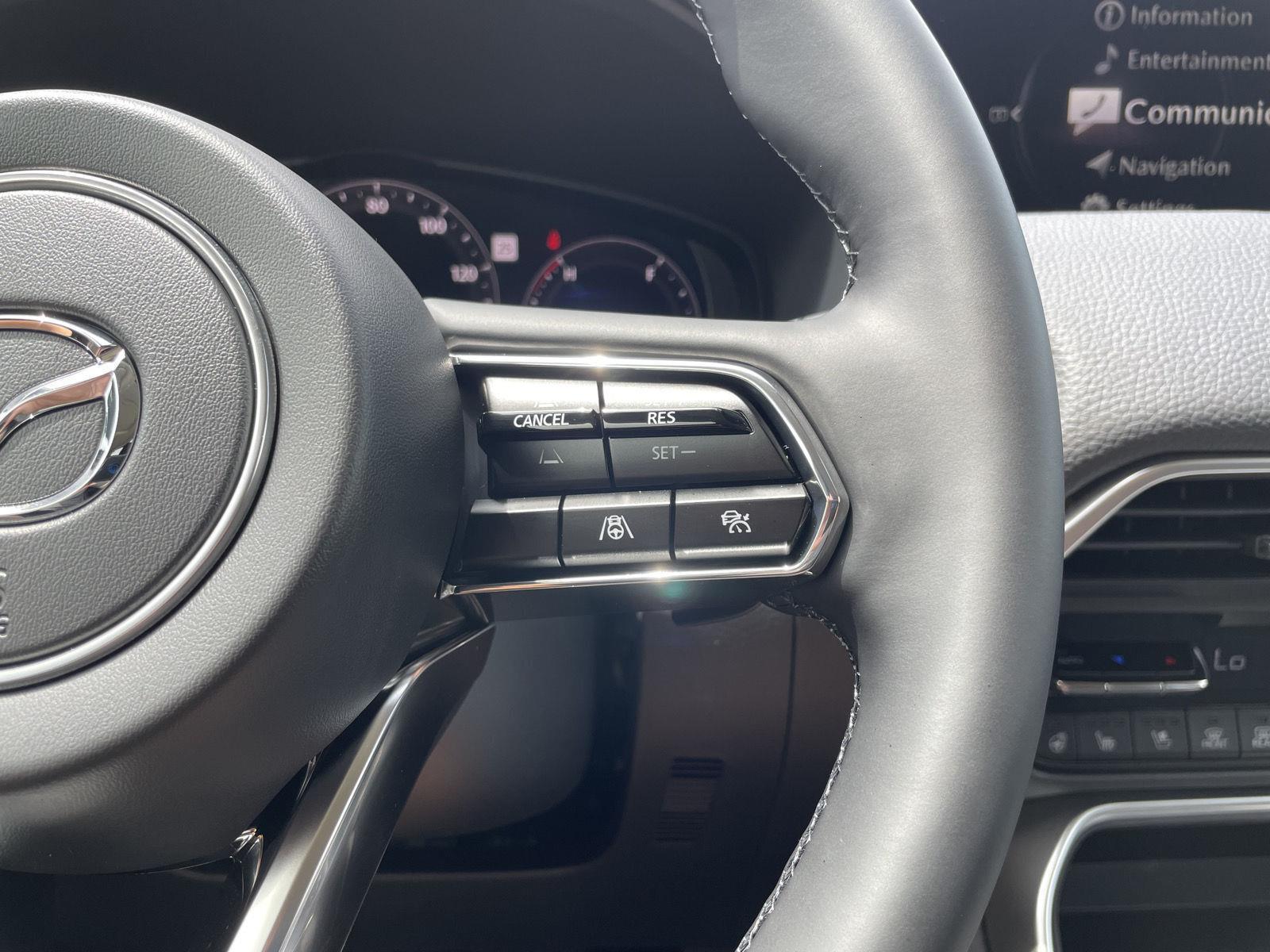 Vehicle photo 13