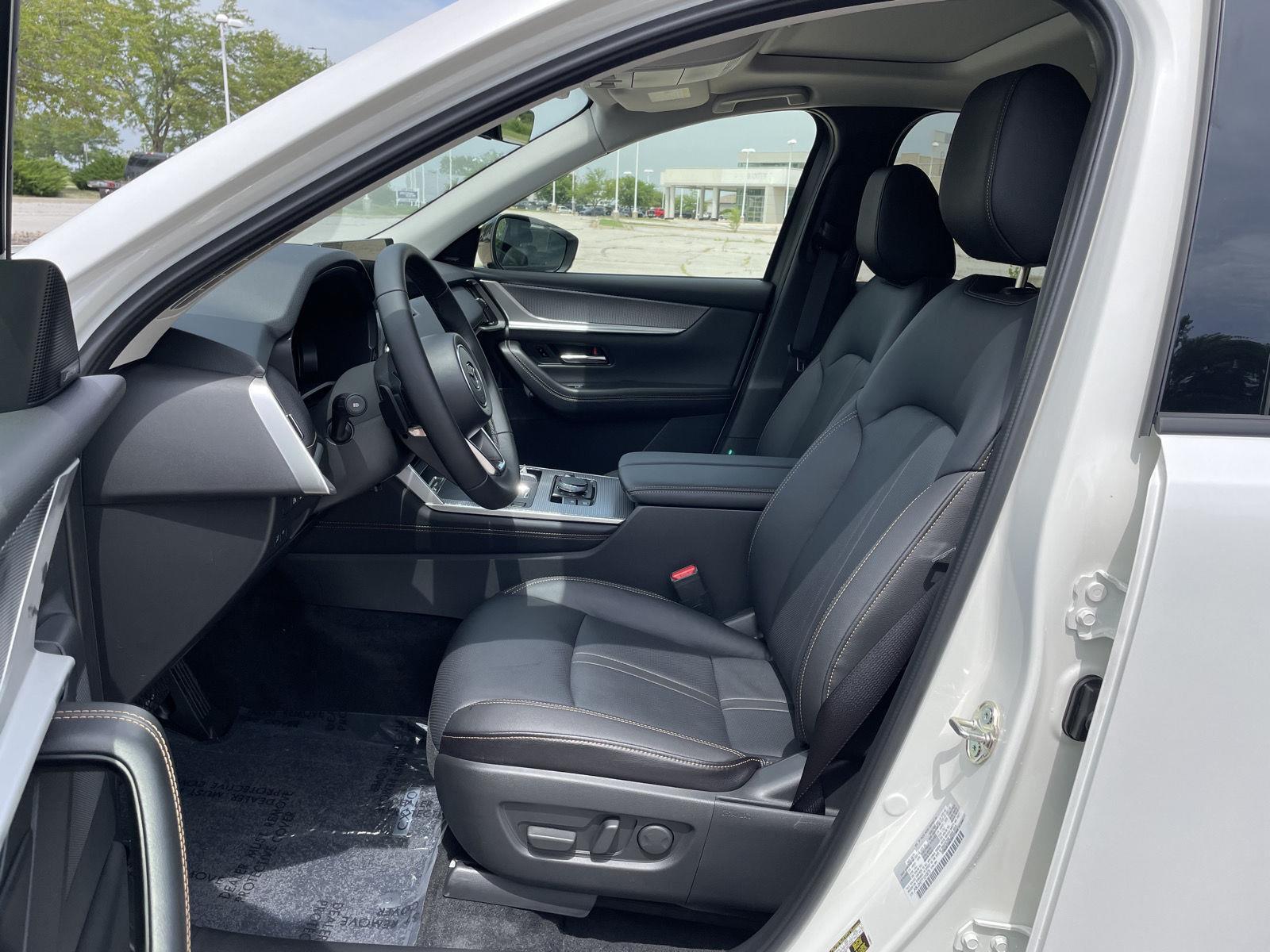 Vehicle photo 16
