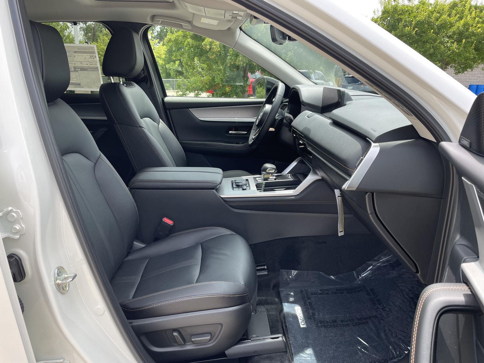 Vehicle photo 18